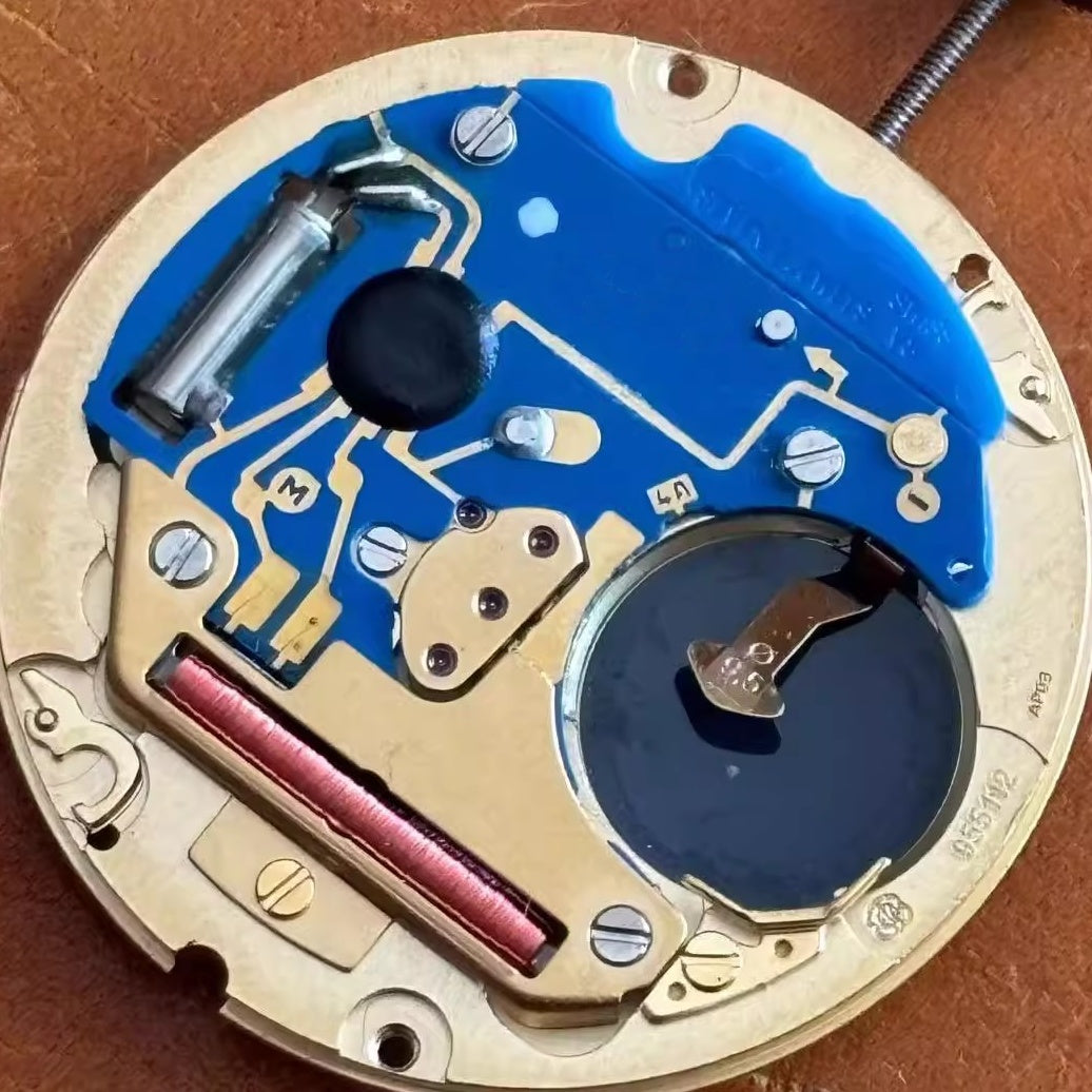 Swiss Made ETA955.112 Quartz Movement 3 Hands White Disk Date At 6