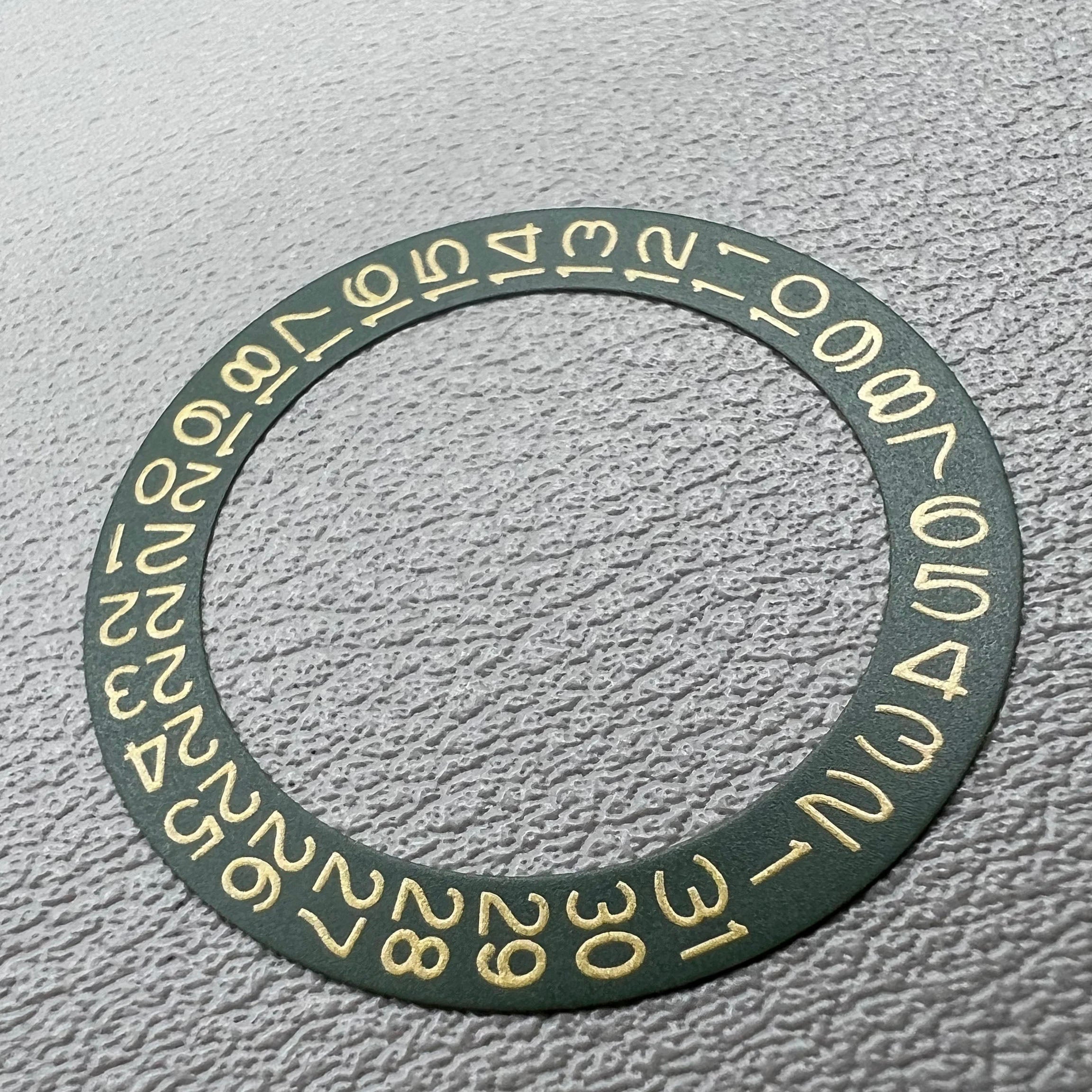 Green Background Dark Hunter Flaxen Yellow Font Date Wheel for Miyota NH35 NH36