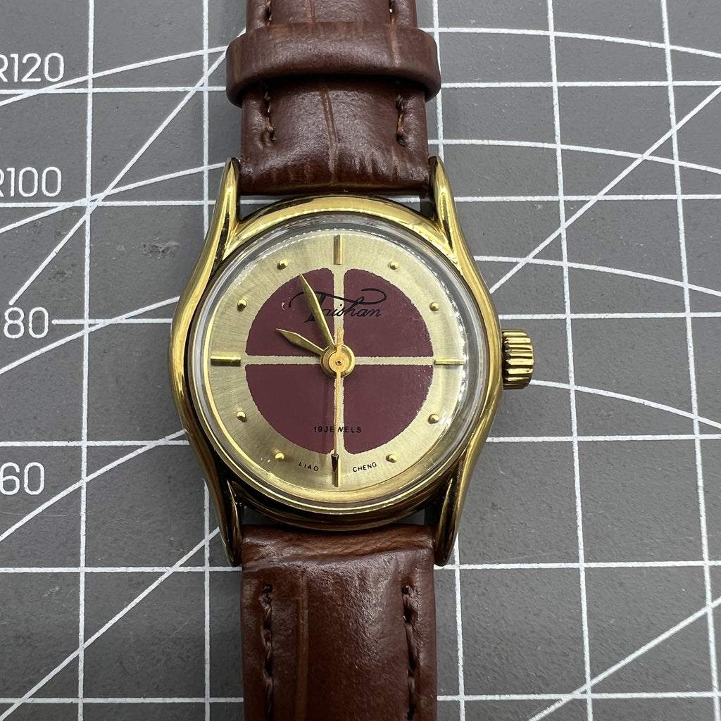 26mm Brown Liaocheng TAISHAN Manual Mechanical Lady Watch 19 Jews Golden Nail