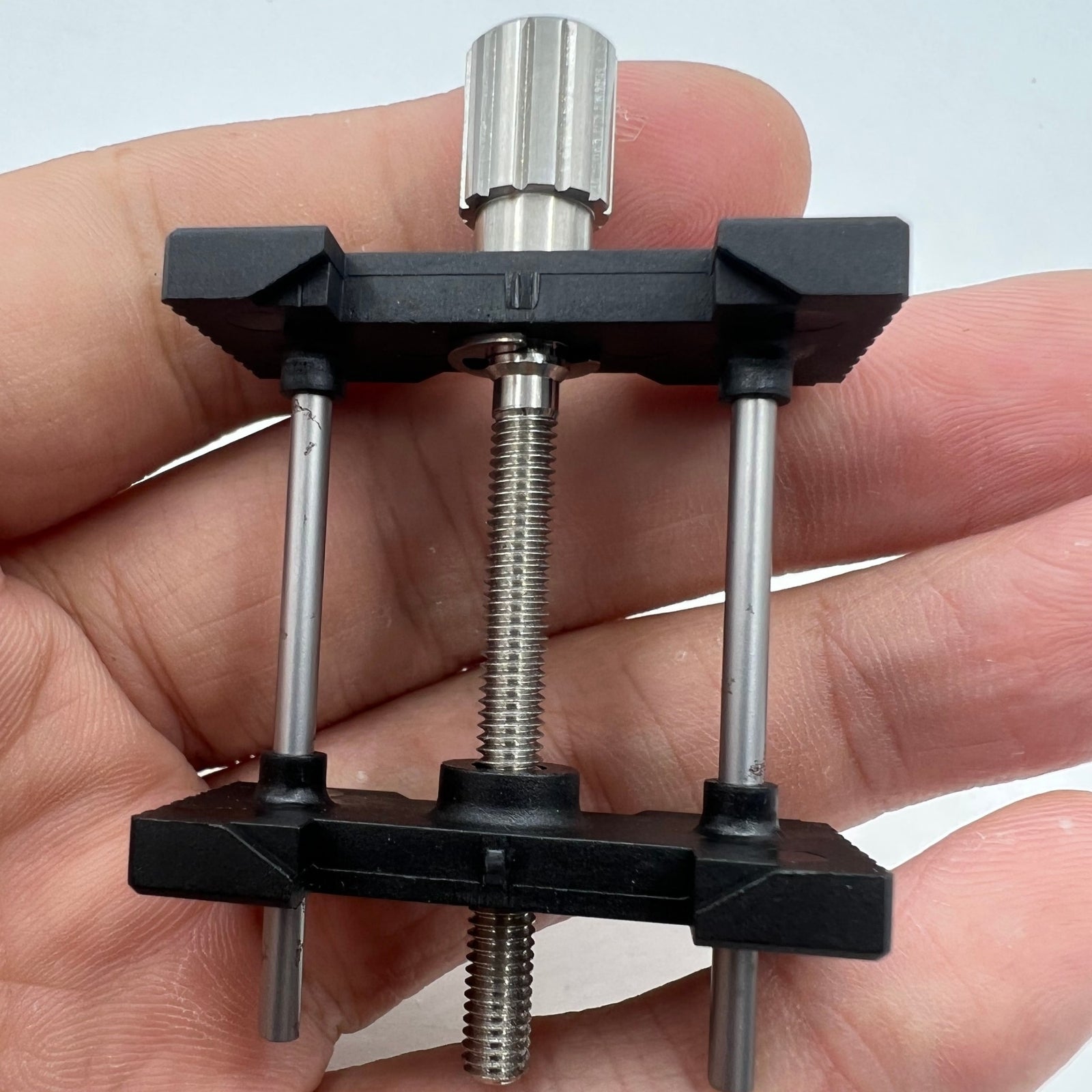 Bergeon 4040-P Extensible And Reversible Movement Holder Swiss Made