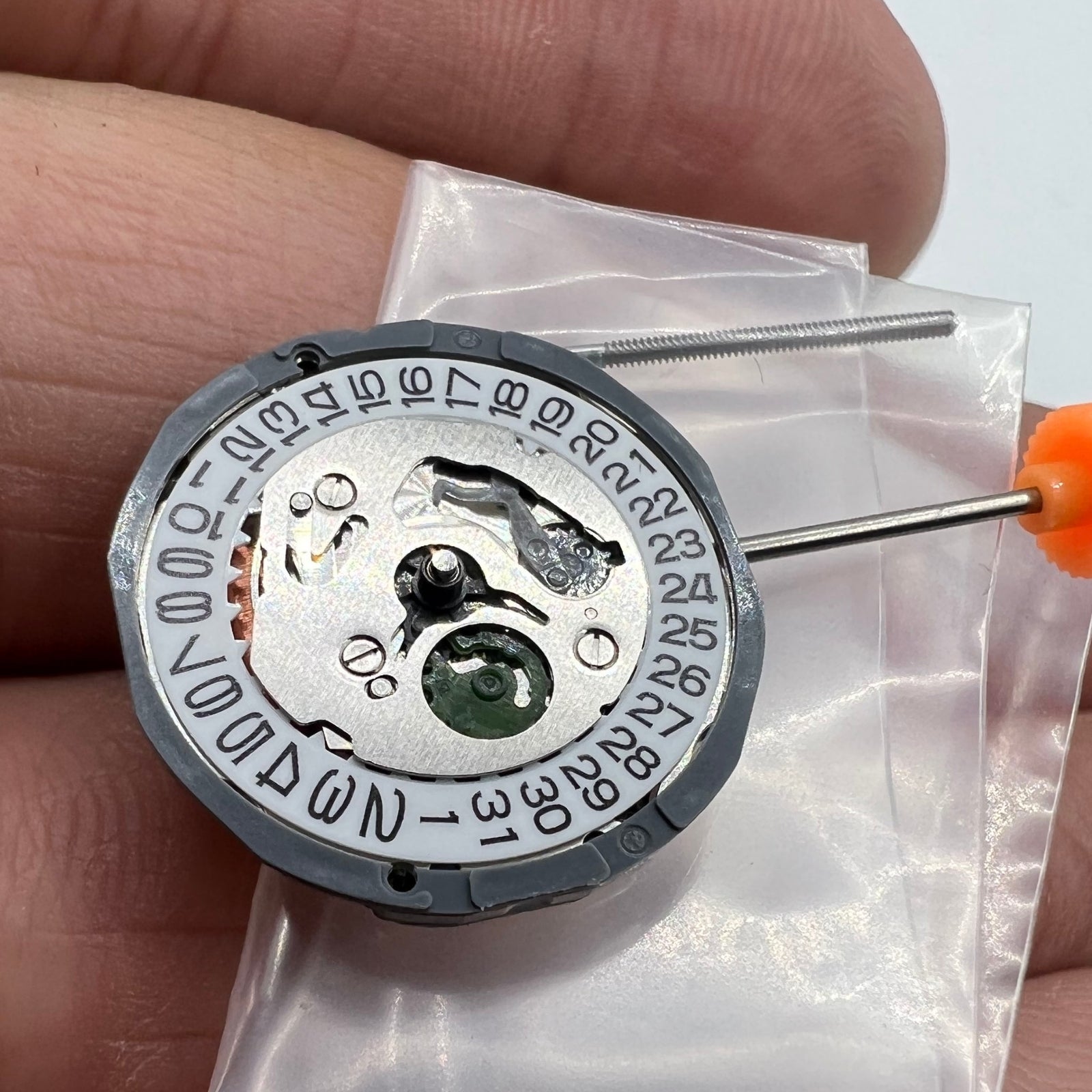 Miyota 1L15 Japan Quartz Movement Date at 3 Japan Made Movement