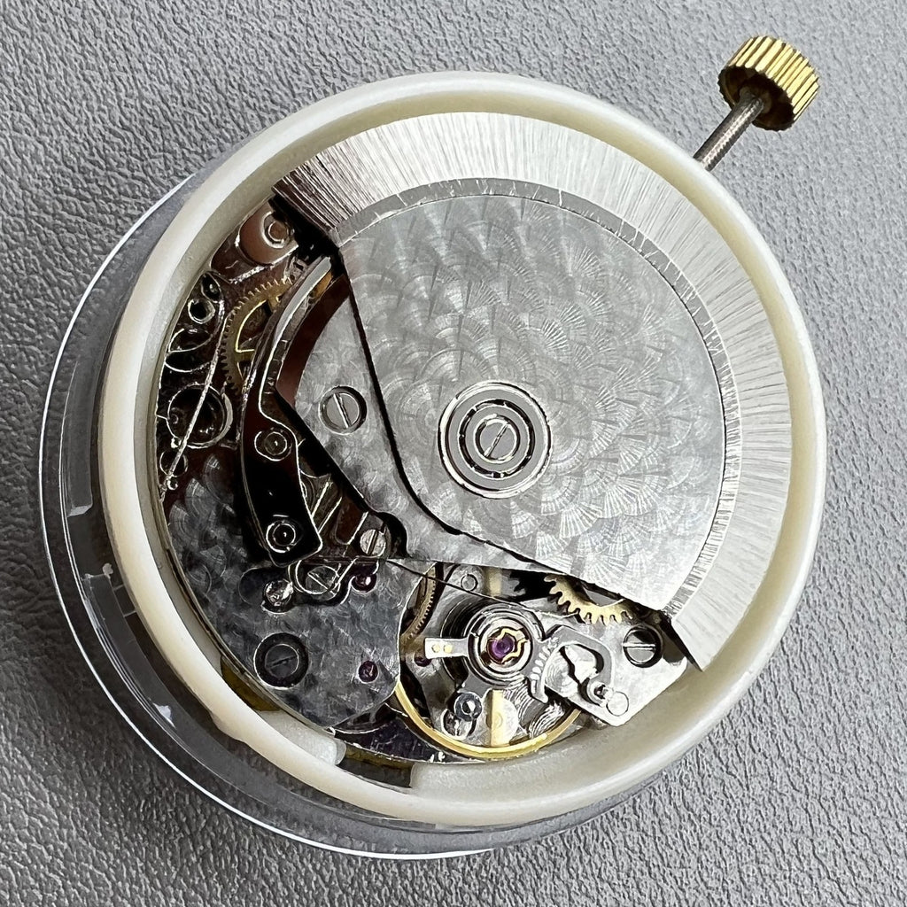 Dandong 7750 Mechanical Movement Single Calendar Small Second At 6/9/12