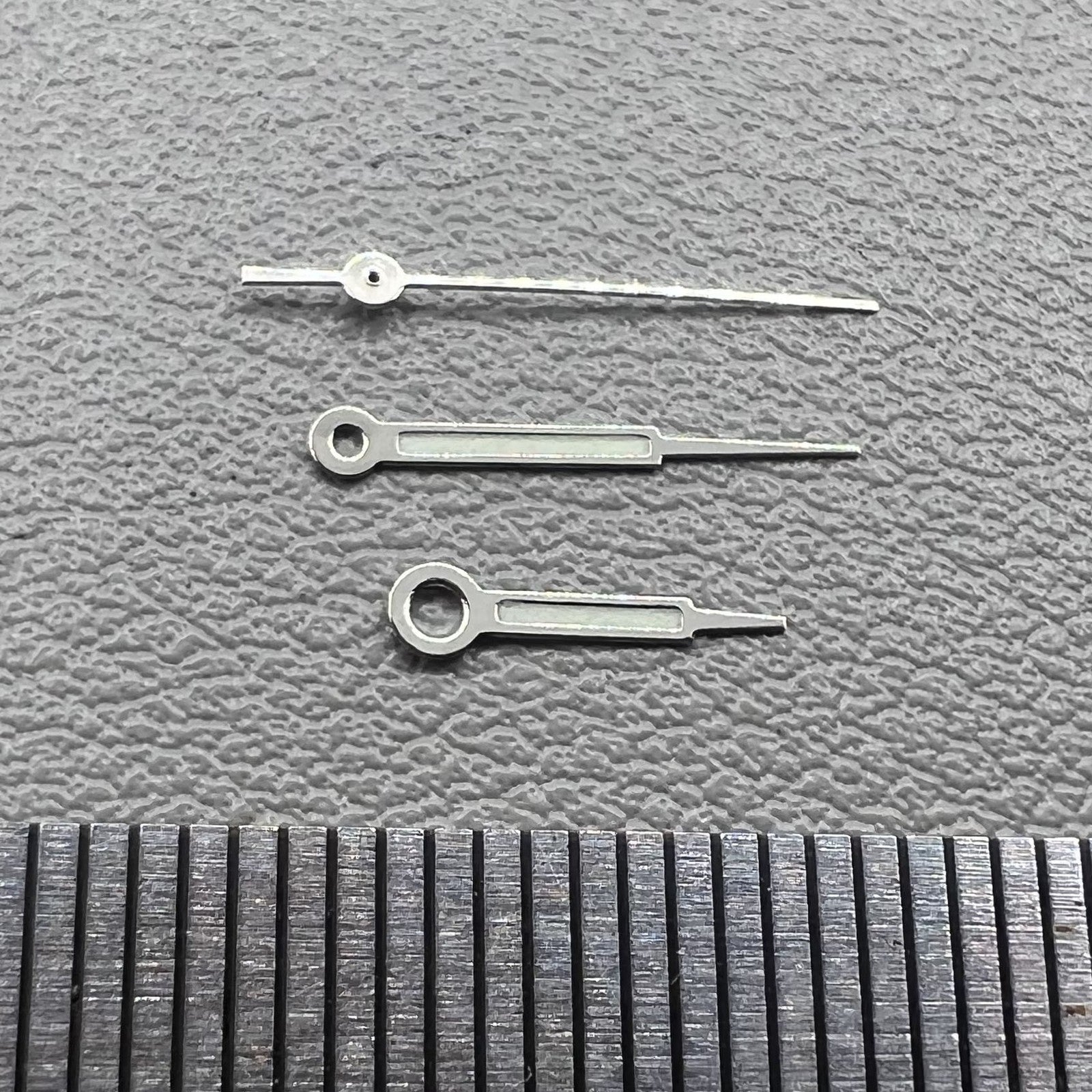 2 Sets/Pack Silver Trim Green Lume Pointed Hands Set for Ronda 515 Movement