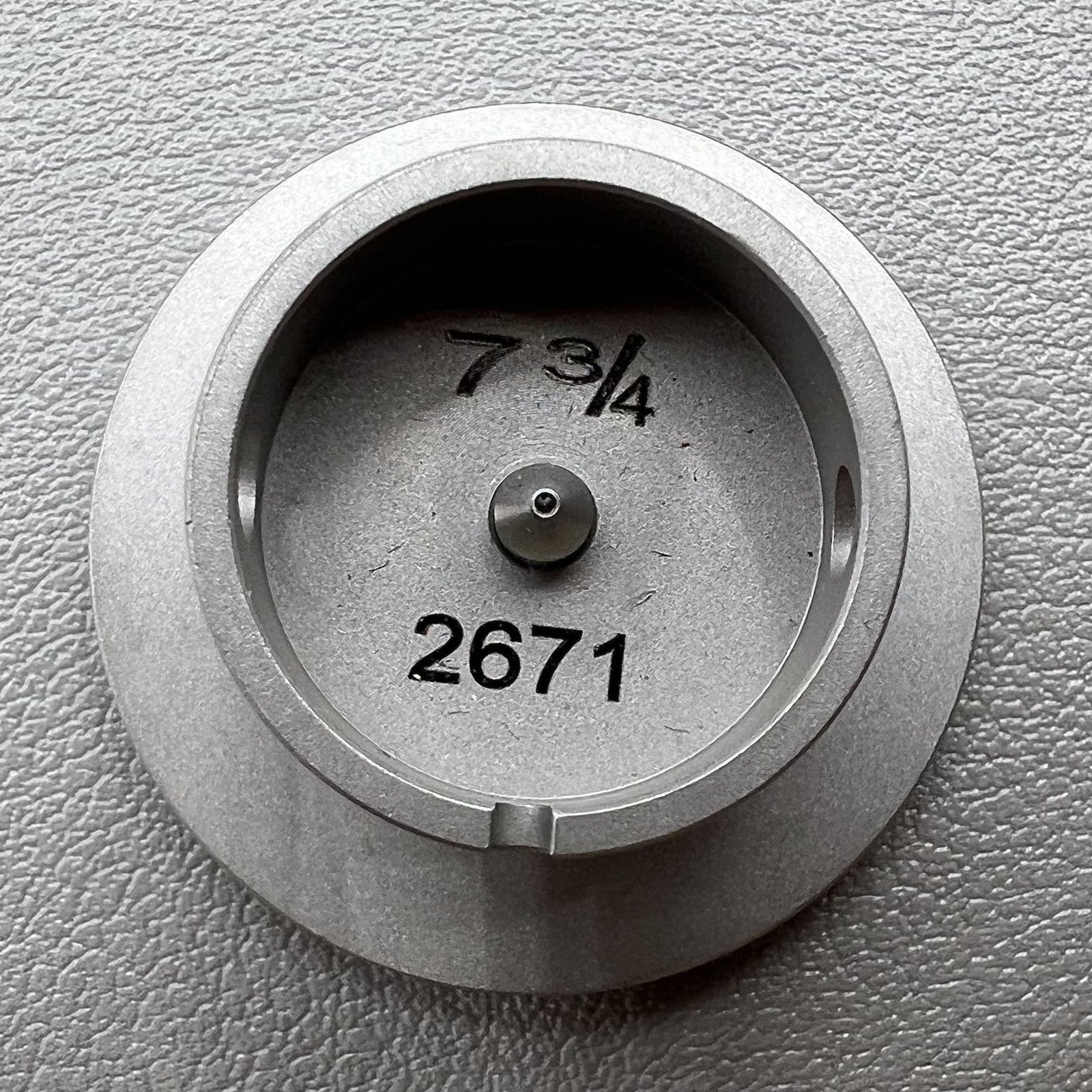 Size 7-3/4 Ligne Movement Holder With Center Screw for ETA 2671 Movement