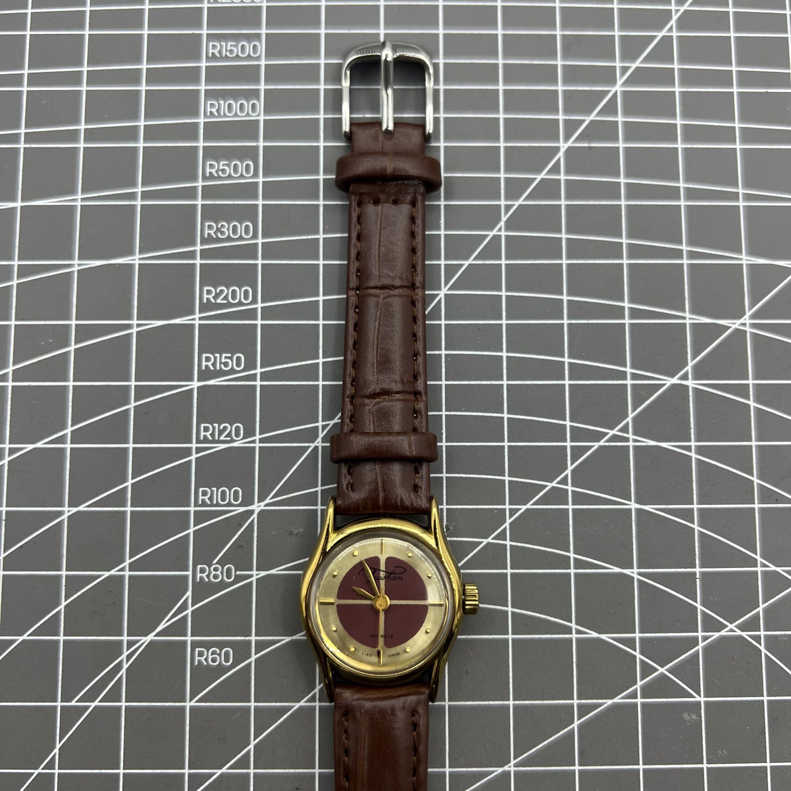 26mm Brown Liaocheng TAISHAN Manual Mechanical Lady Watch 19 Jews Golden Nail