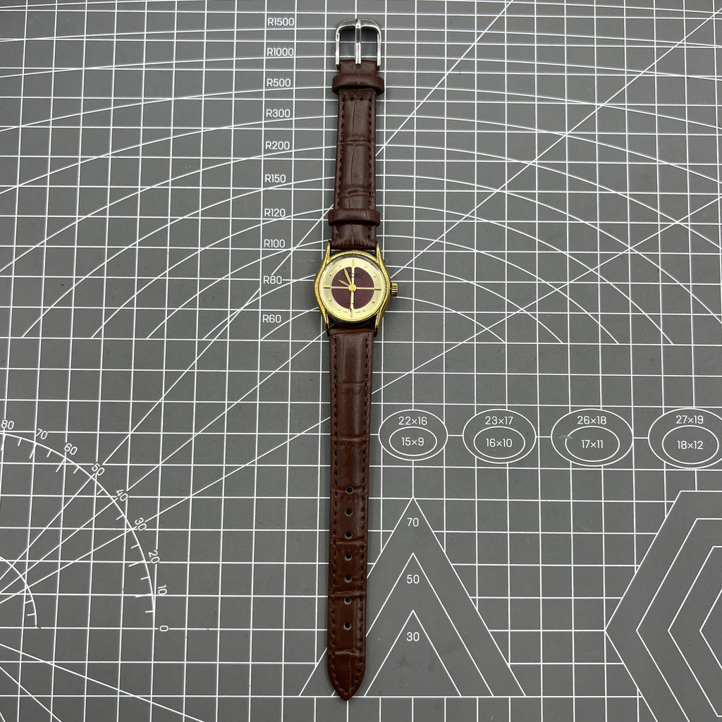 26mm Brown Liaocheng TAISHAN Manual Mechanical Lady Watch 19 Jews Golden Nail