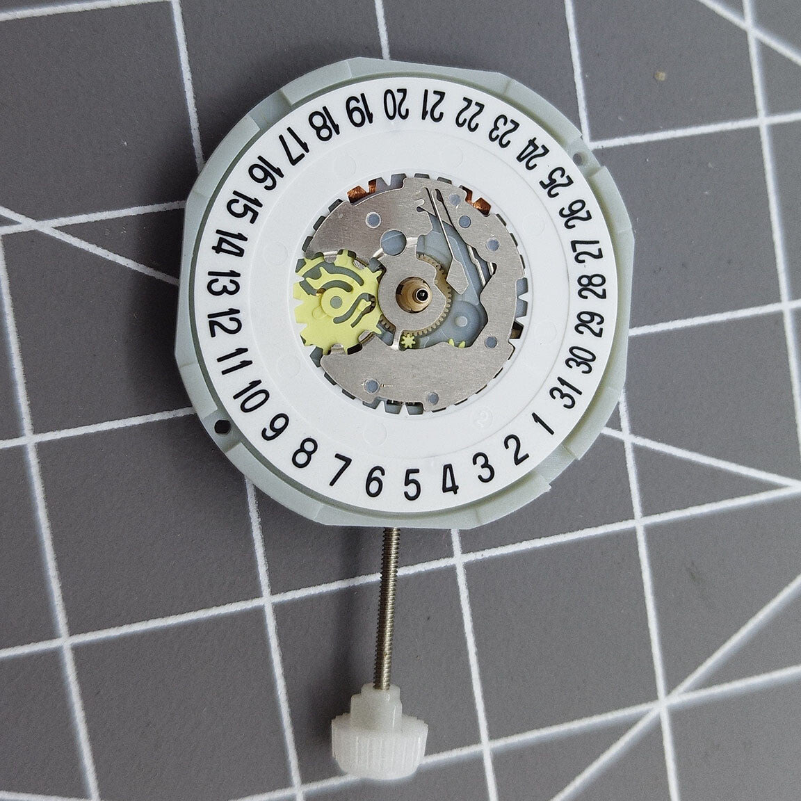 Quartz Movement Sunon PE28 3 Hands Date at 6 Movement
