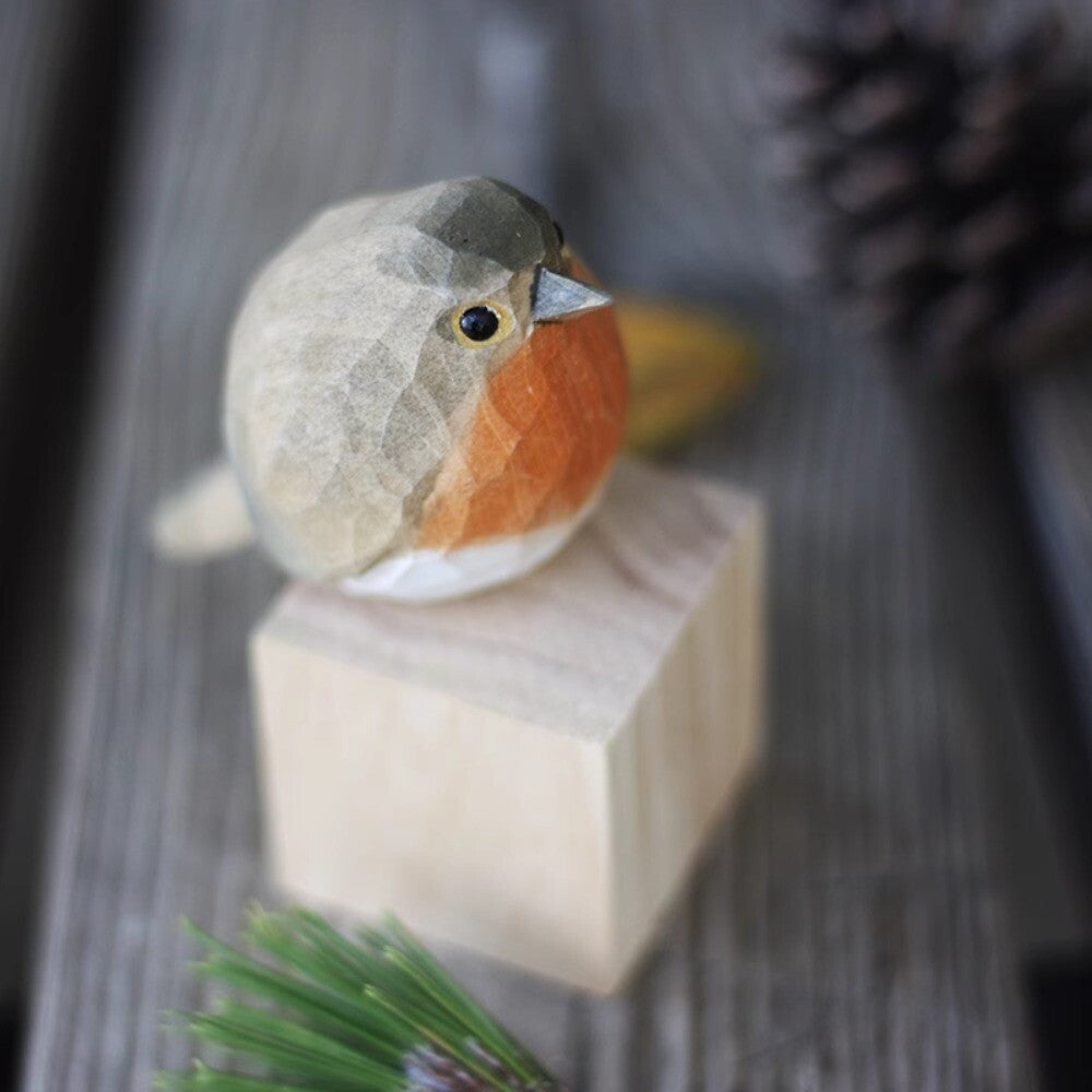Handmade Redbreast Wooden Figurine Sculpture Decorative Collectible Artwork