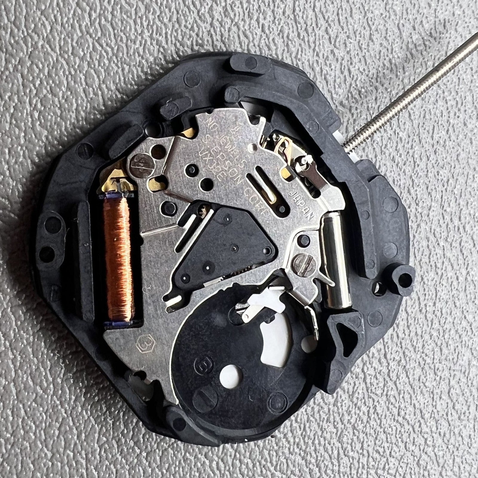 2 PIECES Japan Hattori Epson VX32 VX32E Date At 3 Watch Quartz Movement