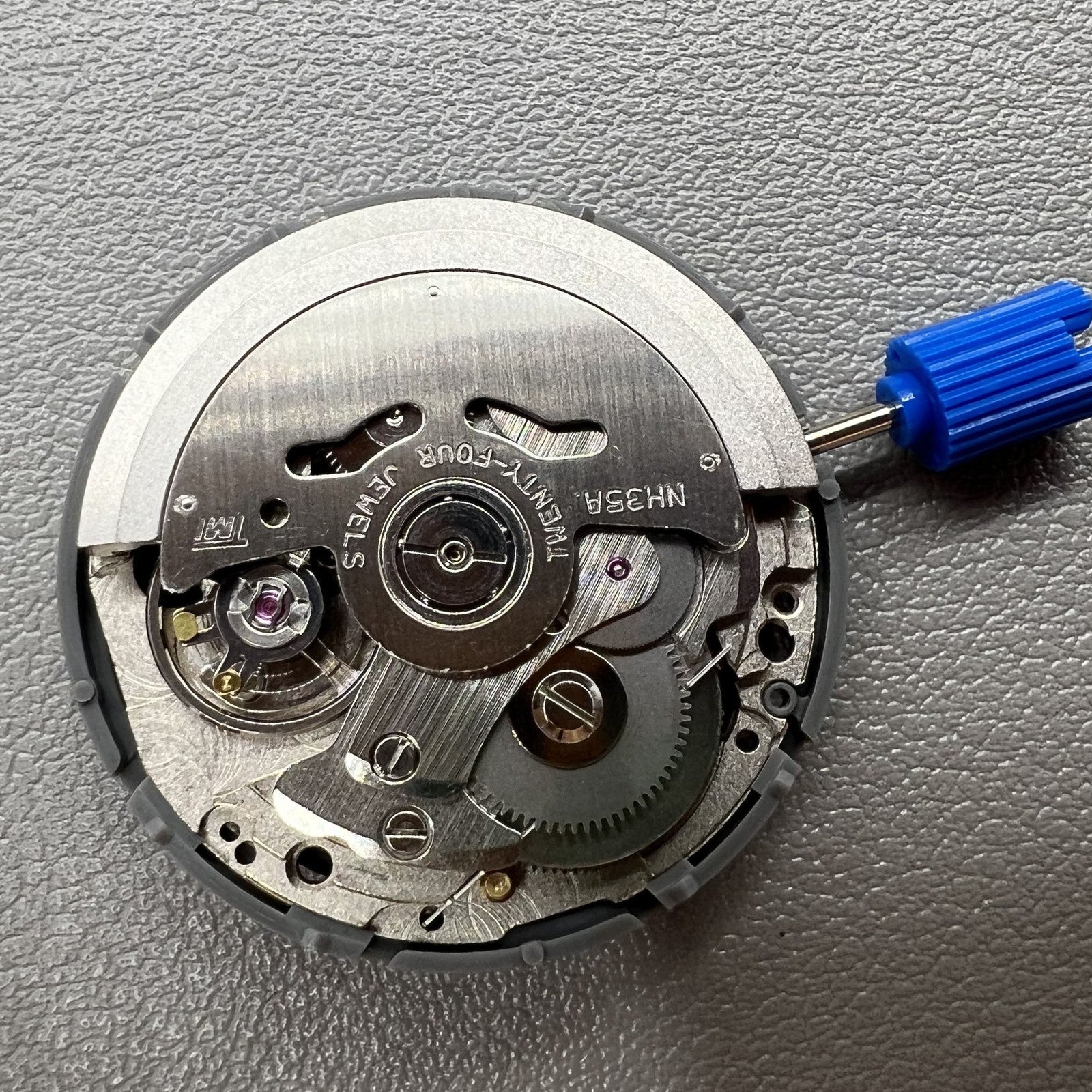 Japan NH35 Automatic Mechanical Movement Black Date Dial Crown At 3.0
