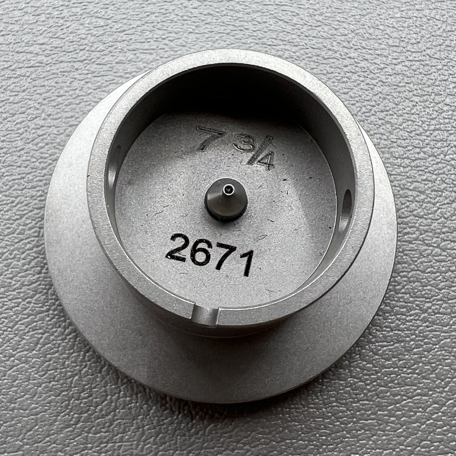 Size 7-3/4 Ligne Movement Holder With Center Screw for ETA 2671 Movement