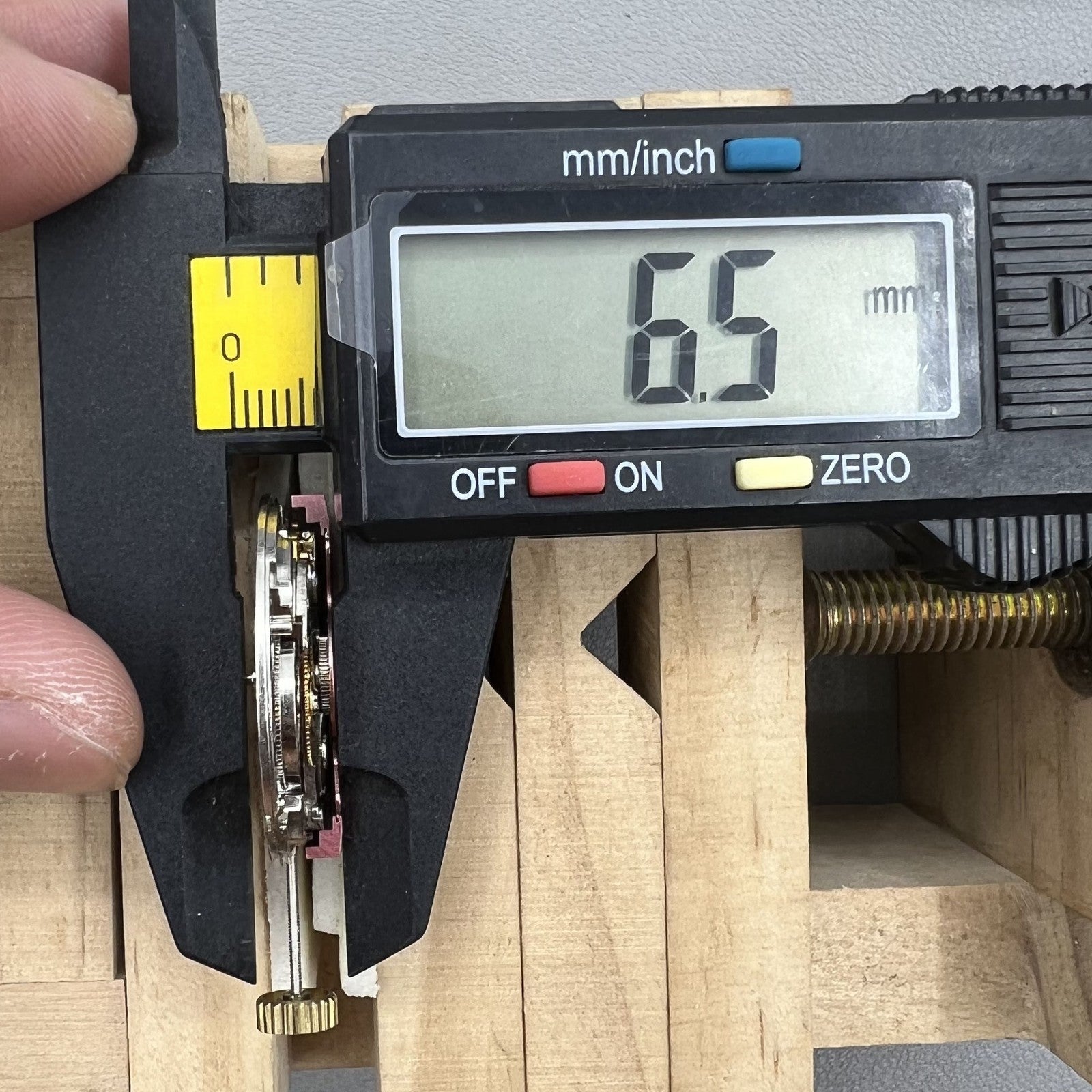 Hollow Hangzhou 2189 Automatic Mechanical Movement Red Rotor 3 Hands