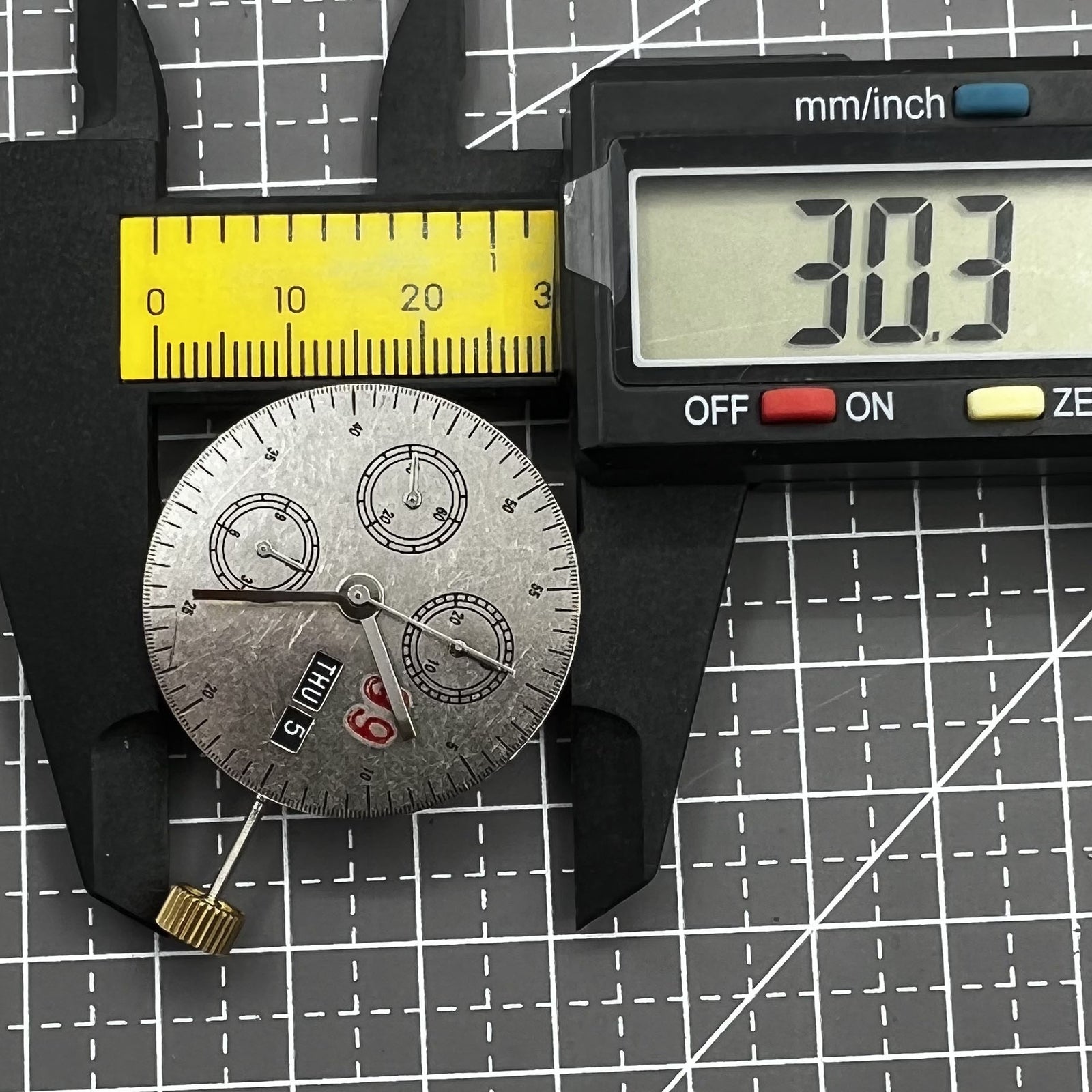 7750 Black Dial Chronograph Movement 3 Hands Small Second @9 Day Date