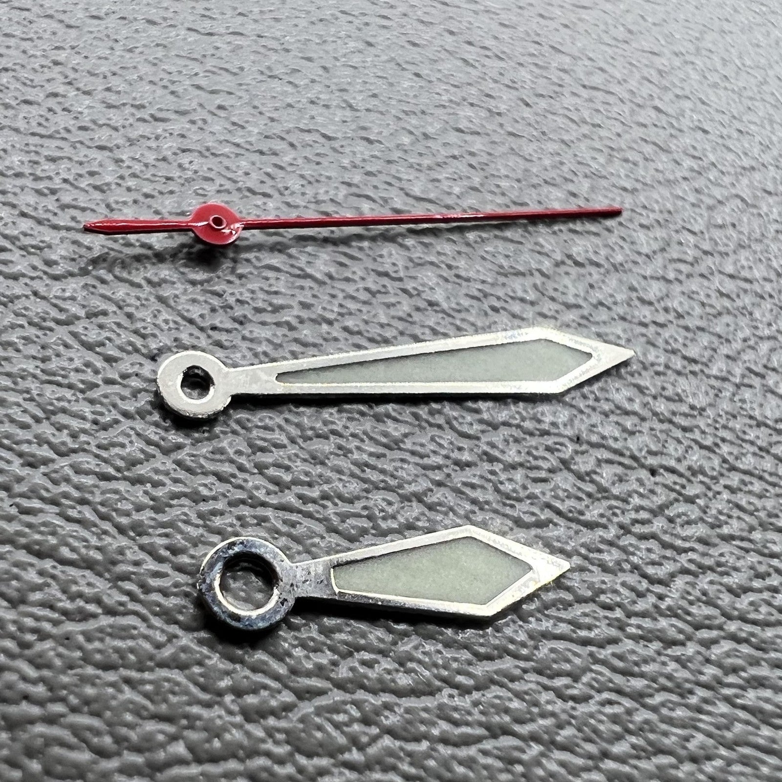 2 Sets/Pack Silver Trim Red Second Hand Green Lume Hands for Miyota 1M12