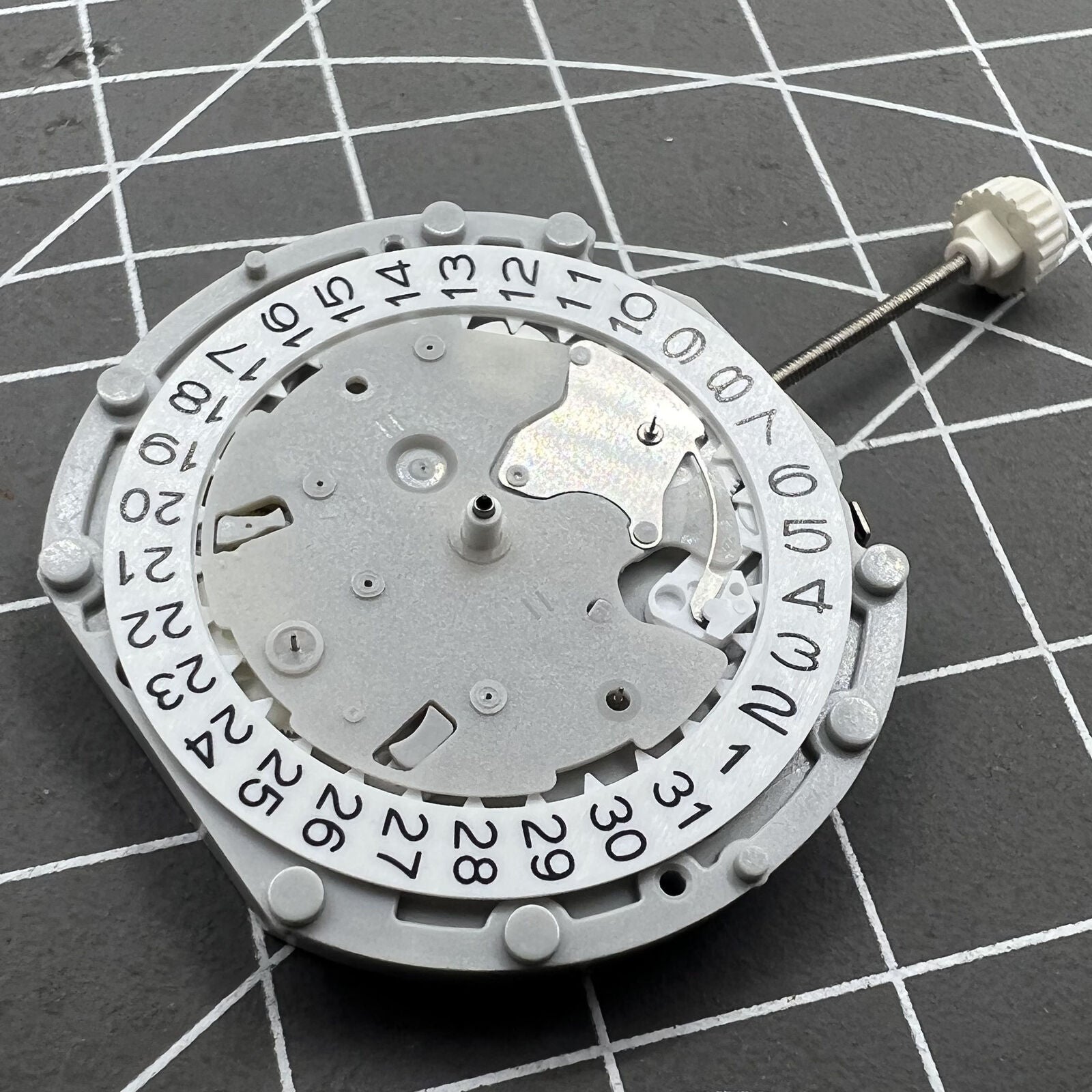 Sunon PE70 Quartz Movement 3 Hands Date at 3 With Small Second @3@6@9 Movement