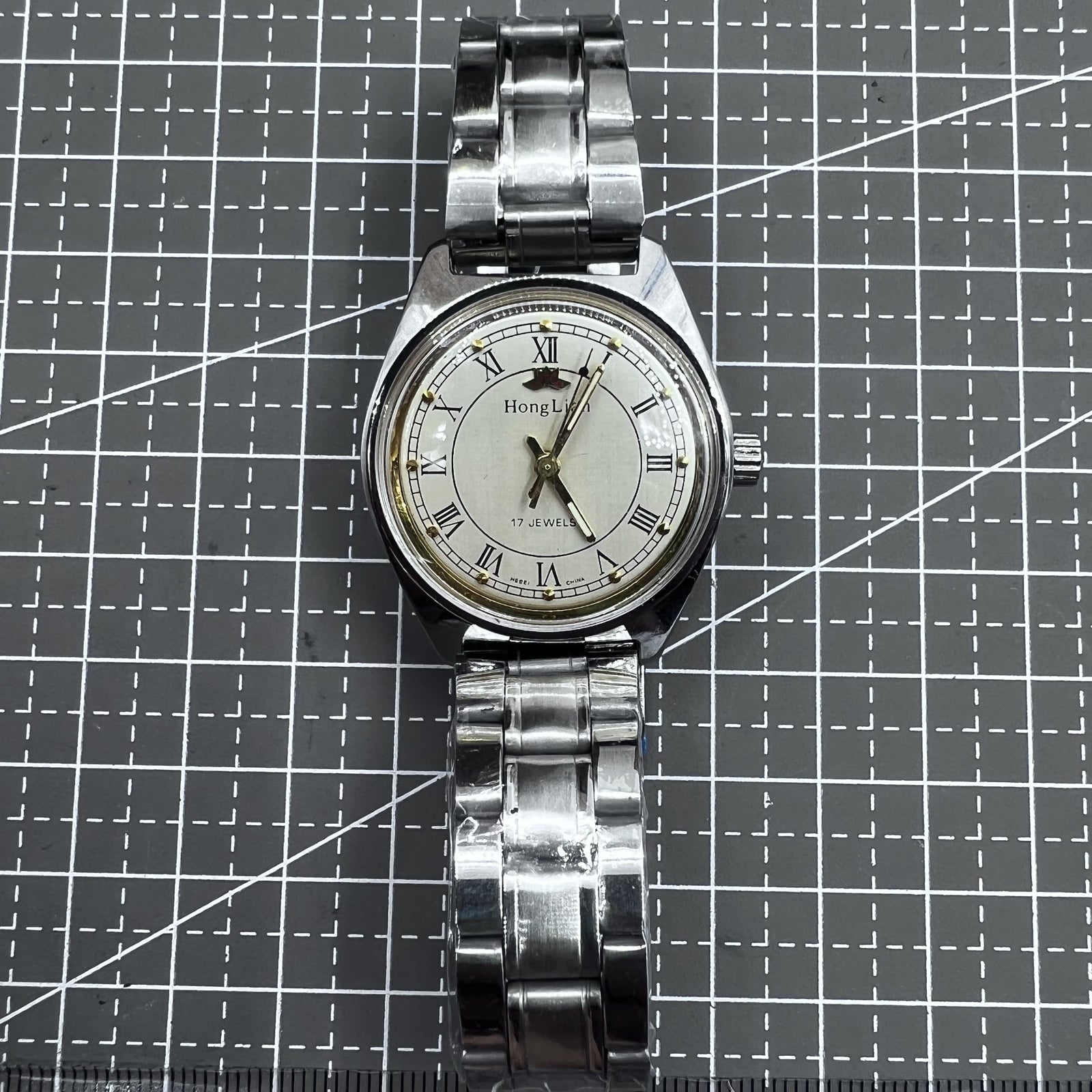 32mm Silver HONGLIAN Manual Mechanical Watch 17 Jews Roman Numerals