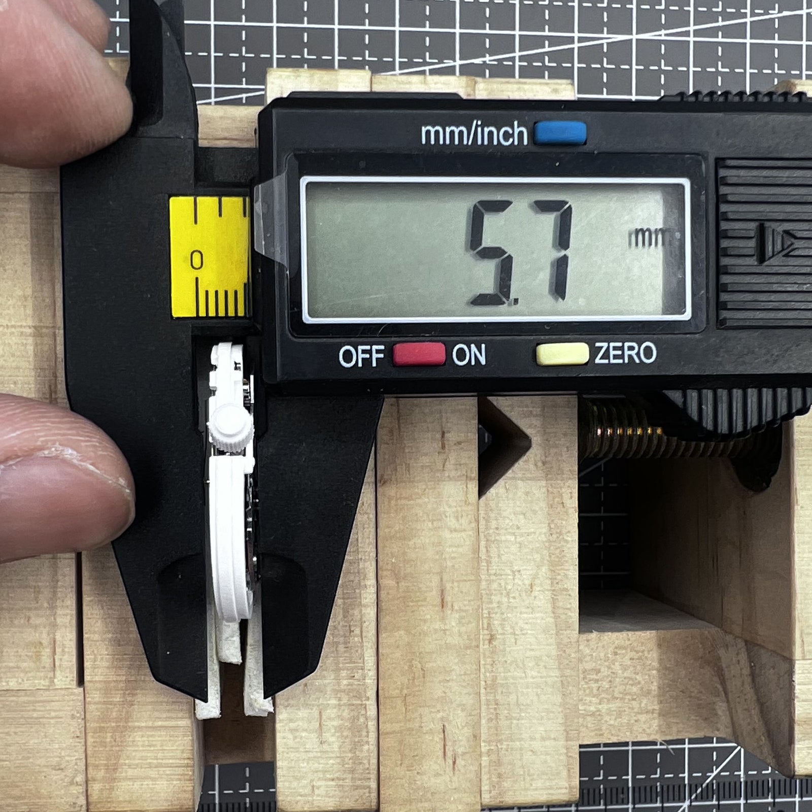 Swiss ISA 1198 Quartz Movement Day Date Movement