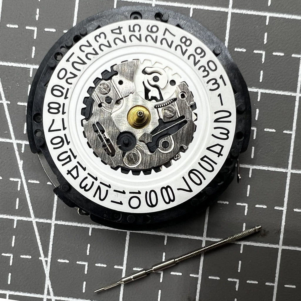 Original Japan Seiko 5M62A Quartz Movement Date at 3