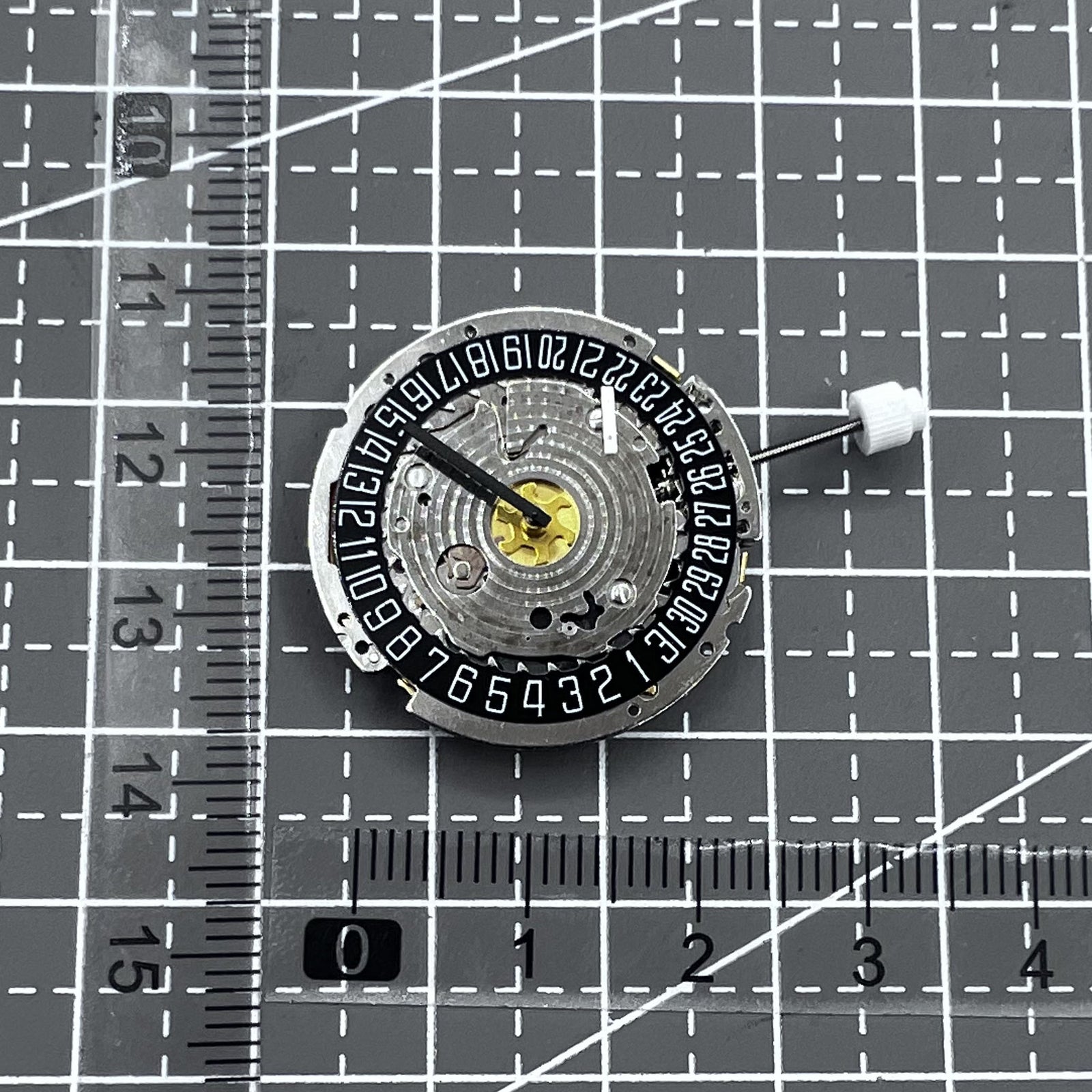 Swiss ISA 8176 /2050 Quartz Movement Multifunctional Small Second At 2