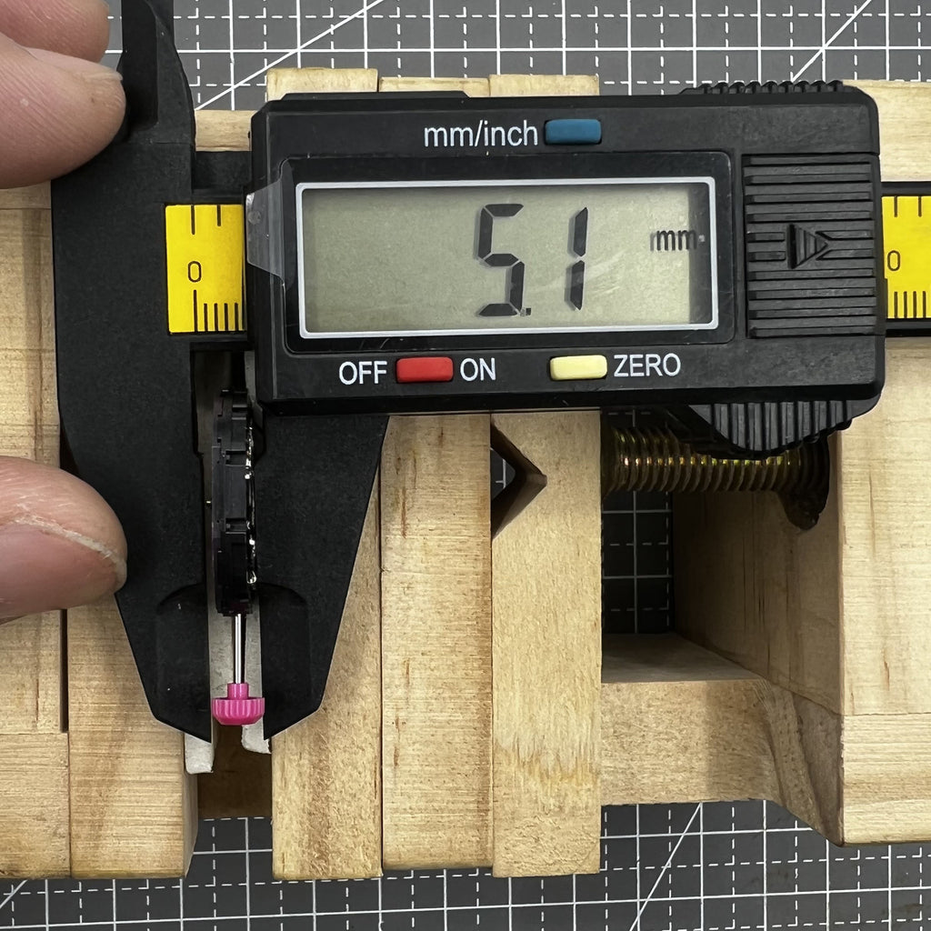E101M Eco-Drive Movement Japan Made Movement Date At 3