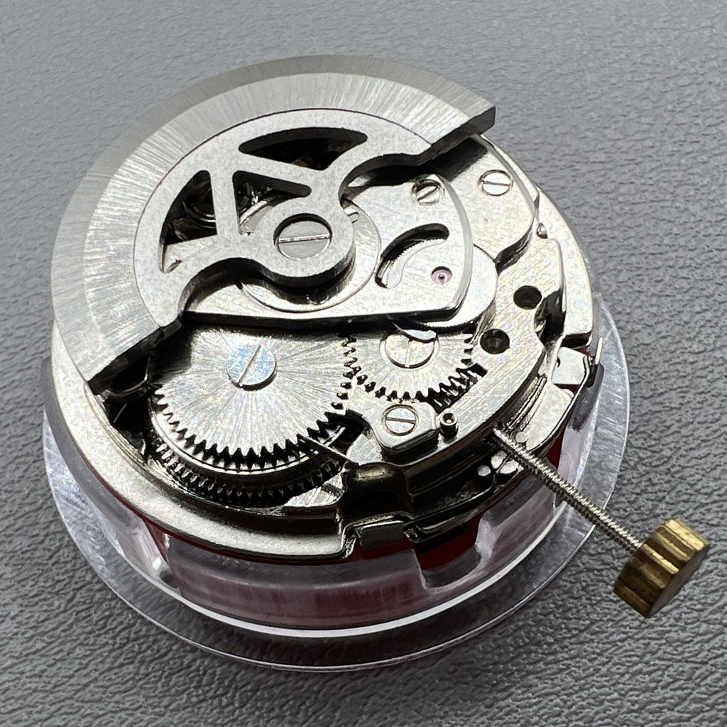 China Made 7120 Mechanical Movement Second Hands At 3/6/9 3 Hands Date At 3