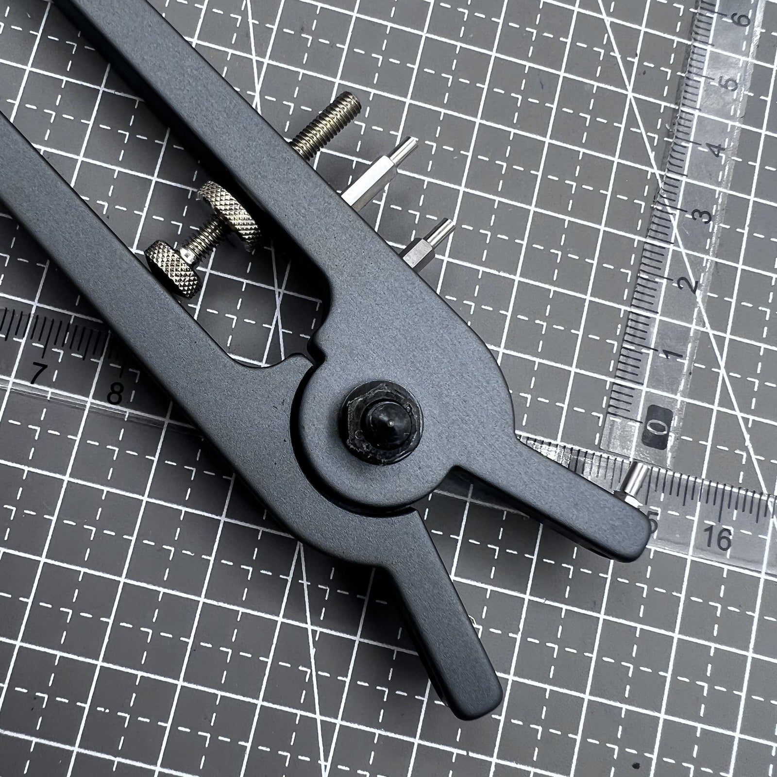 Swiss Bergeon 6160 Pliers for Removing Pushers and Correctors of Watch Cases