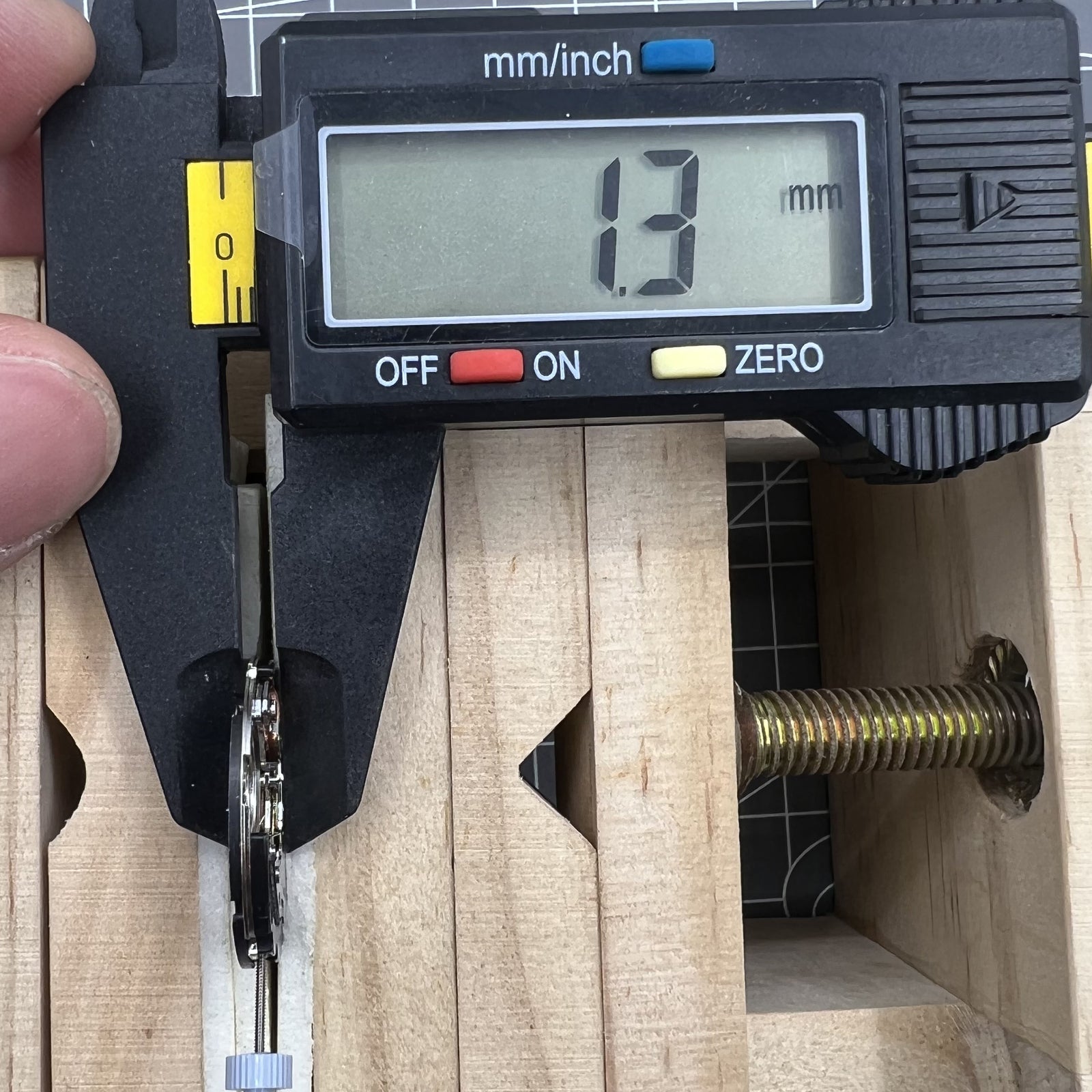 Ronda 708 Quartz Watch Movement Date At 6 Movement