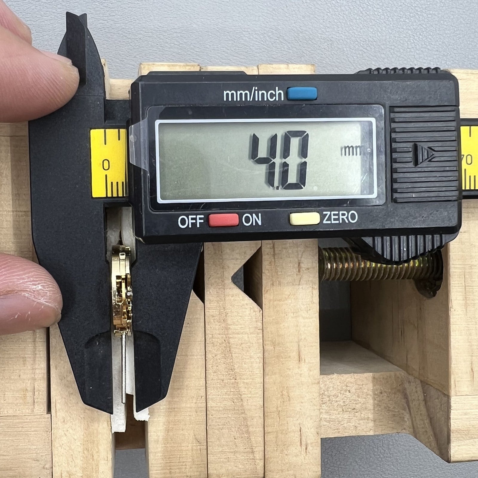 2 PIECES 17.2mm Hollow Golden Mechanical Movement Watch Practice/Cufflink Part