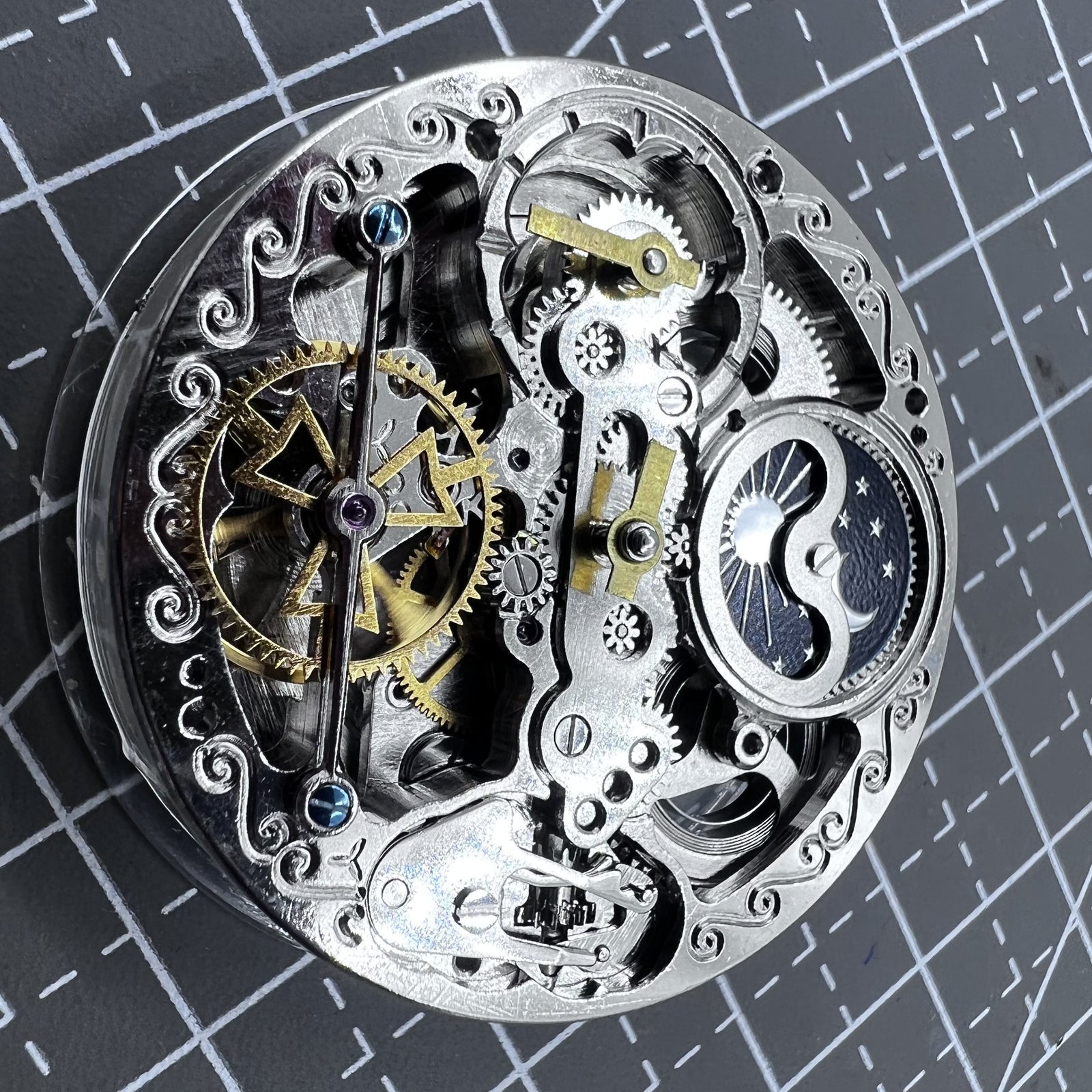 Silver Hollow Movement Small Bare Balance Wheel At 6 Double Mainspring