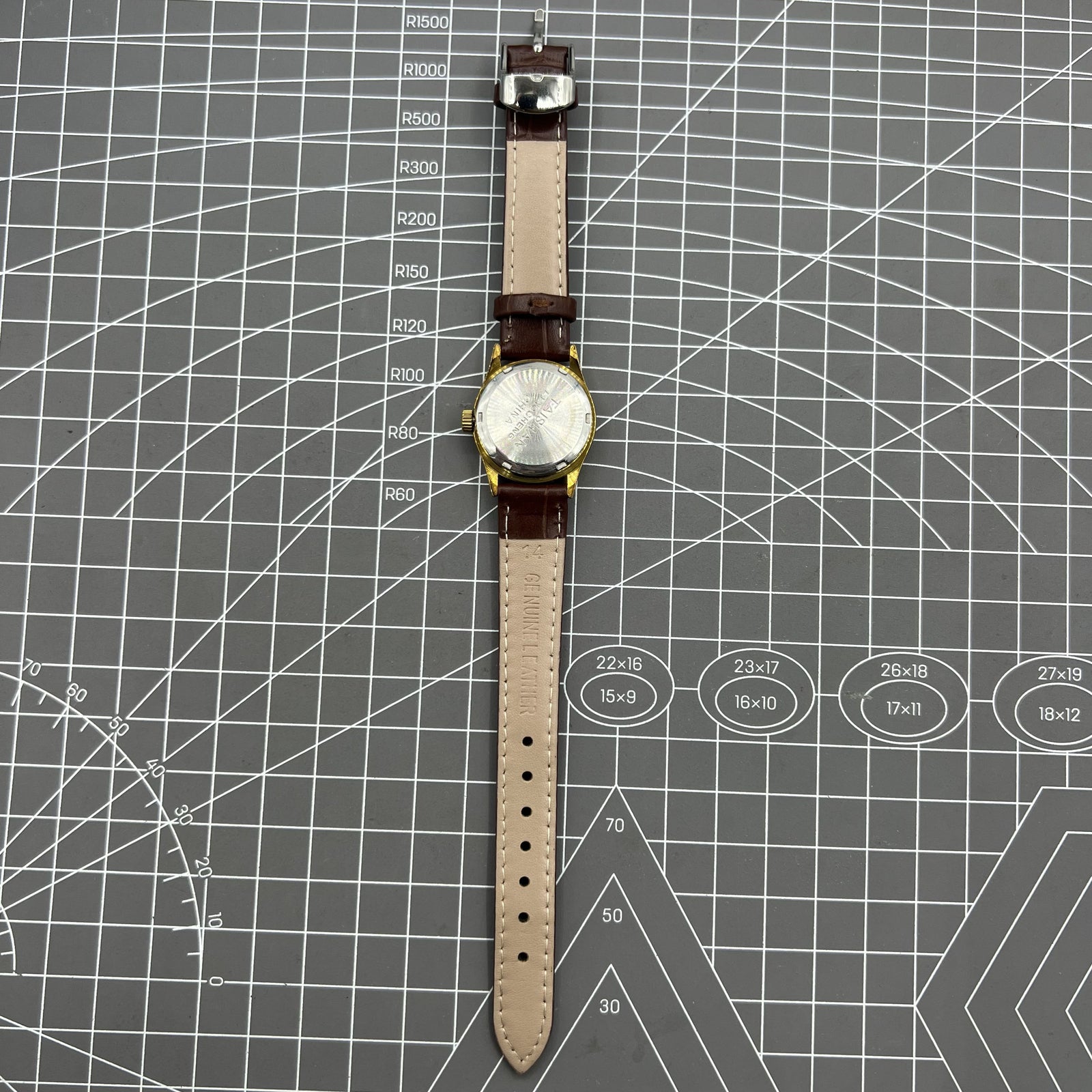 26mm Brown Liaocheng TAISHAN Manual Mechanical Lady Watch 19 Jews Golden Nail