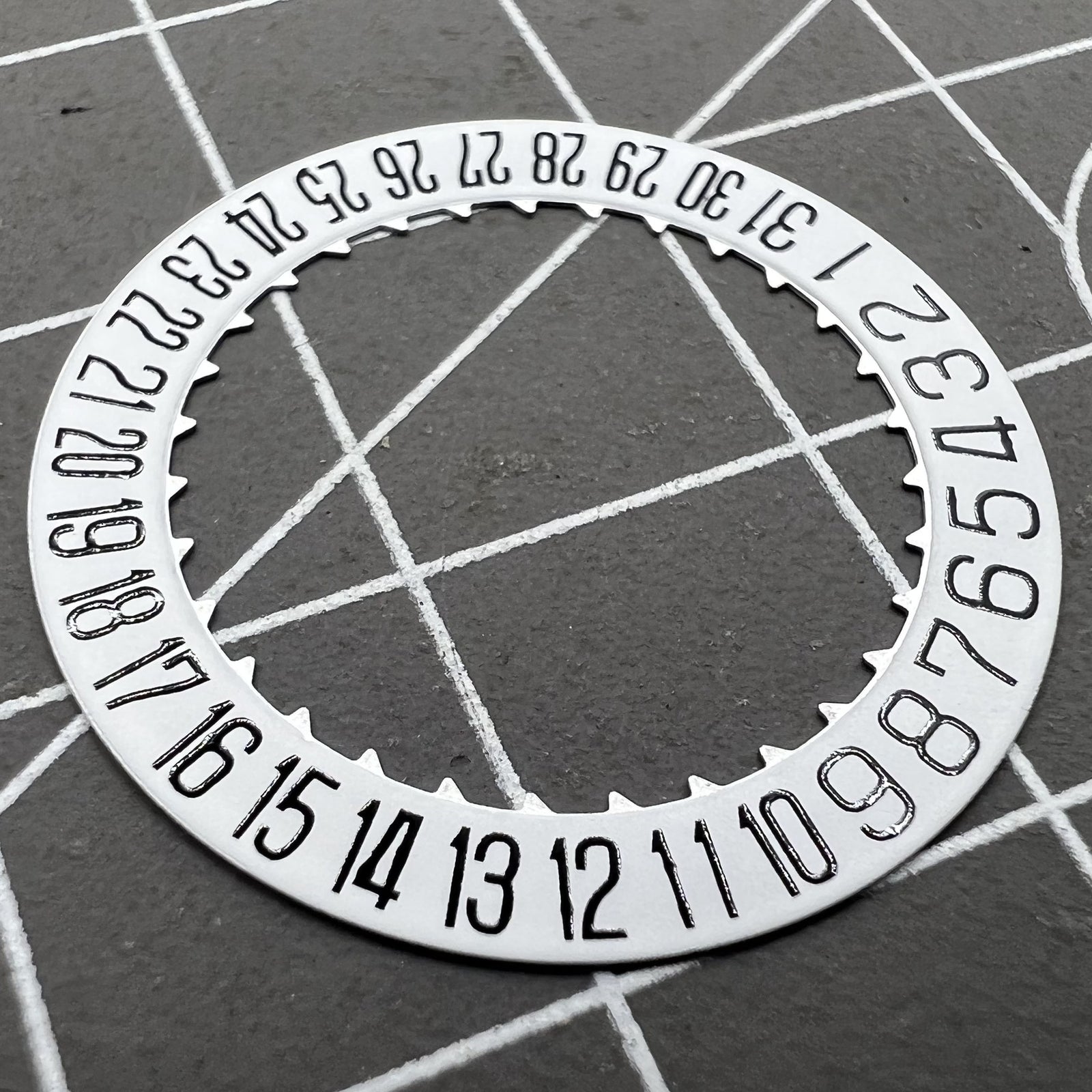 2 PIECES White Date Disk Wheel for Miyota 9015 Movement Date At 6