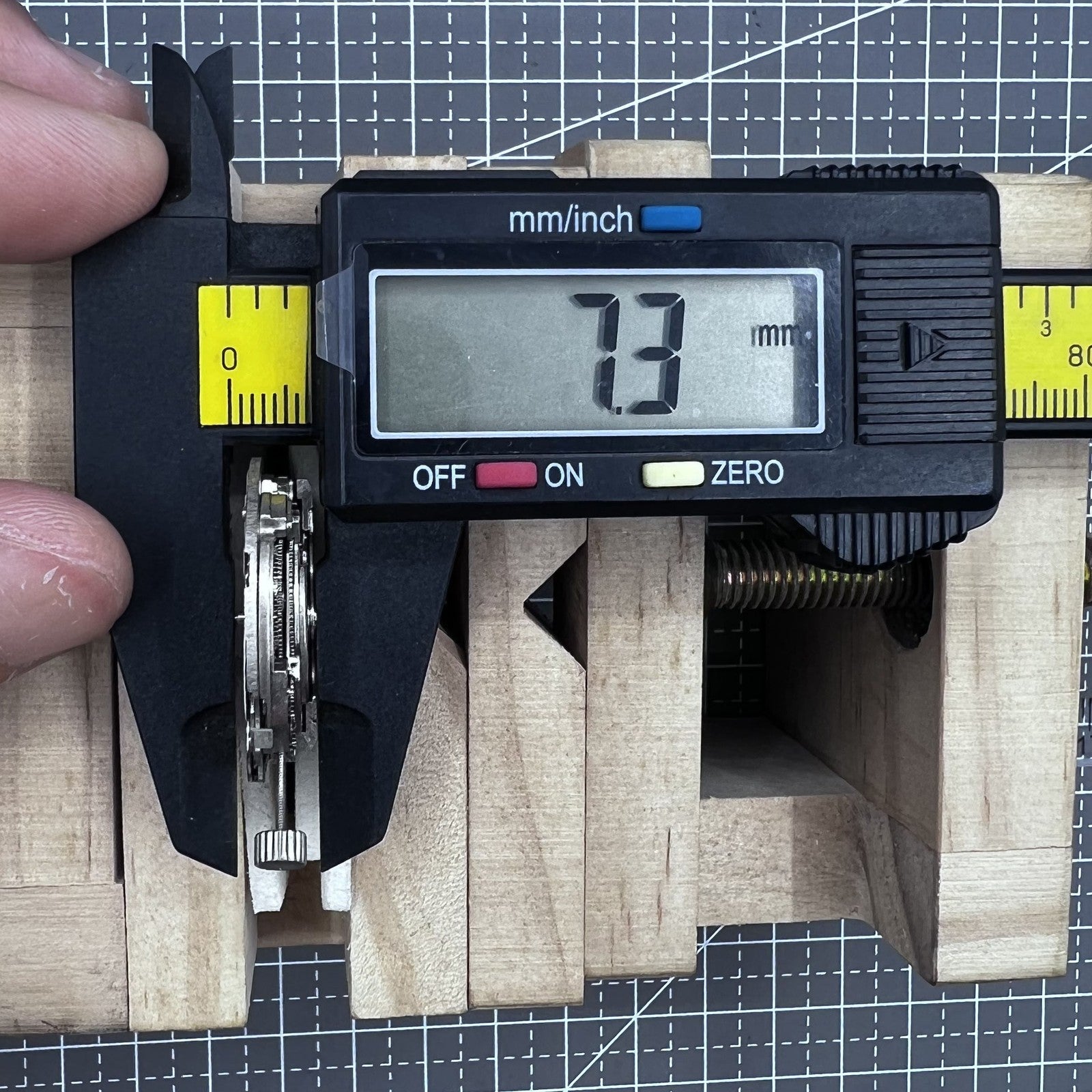 Tianjin T17 Mechanical Movement Big Date At 12 Super Thin 2 Hands Small Second