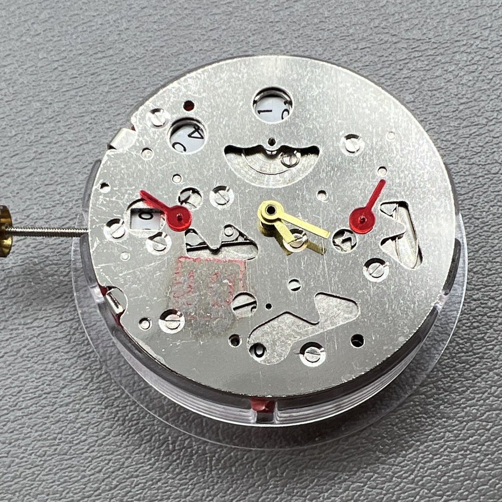 China Made 7120 Mechanical Movement Second Hands At 3/6/9 3 Hands Date At 3