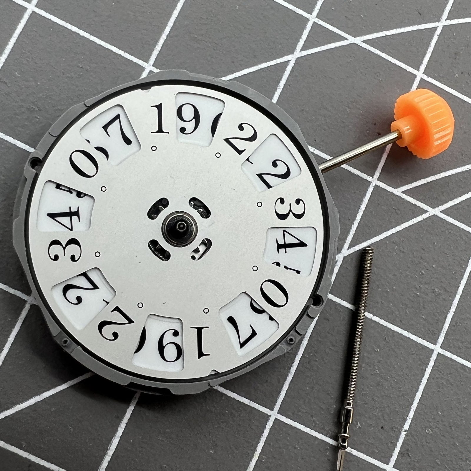 Miyota 1M52 Quartz Movement Date at 12 3 Hands