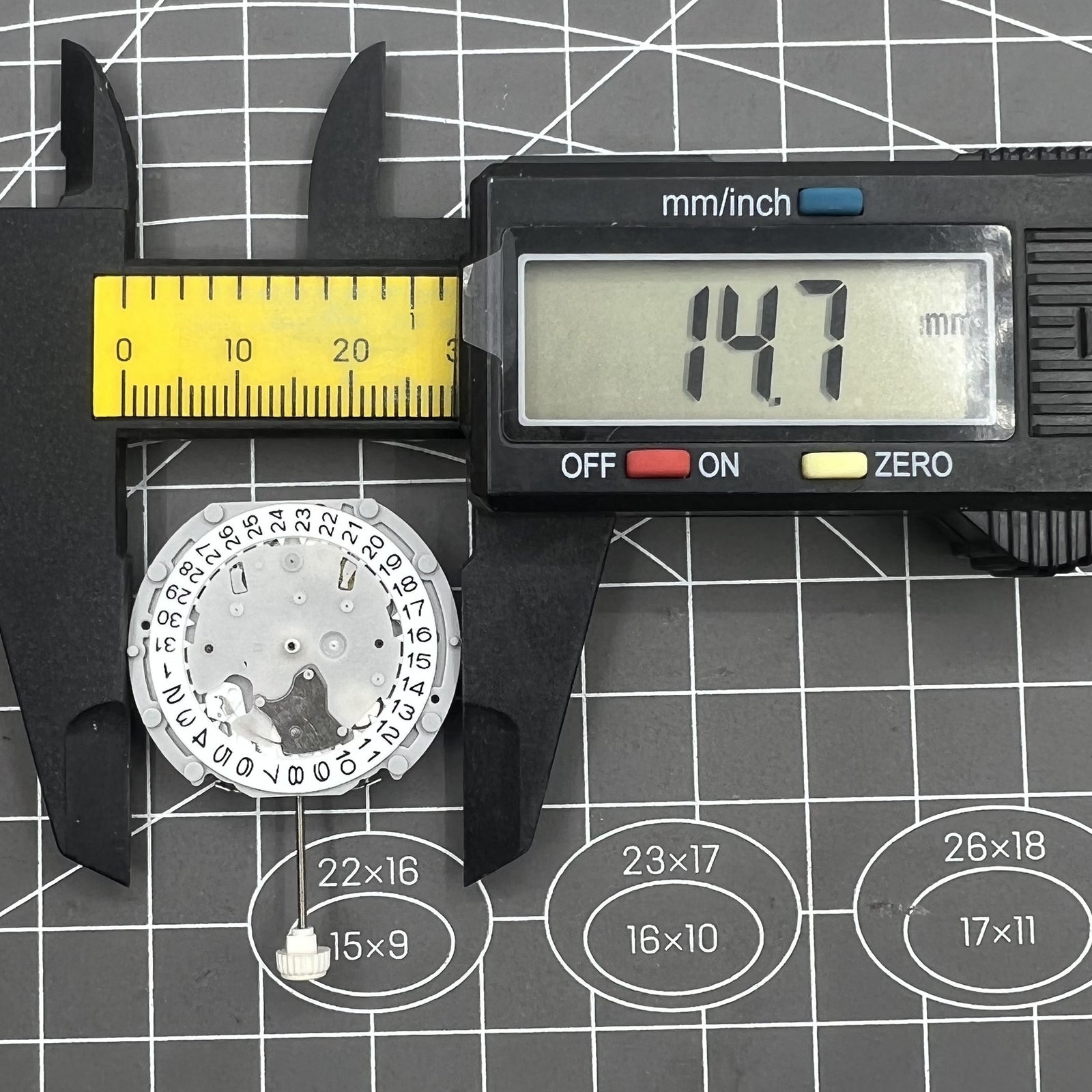 Sunon PE70 Quartz Movement 3 Hands Date at 3 With Small Second @3@6@9 Movement