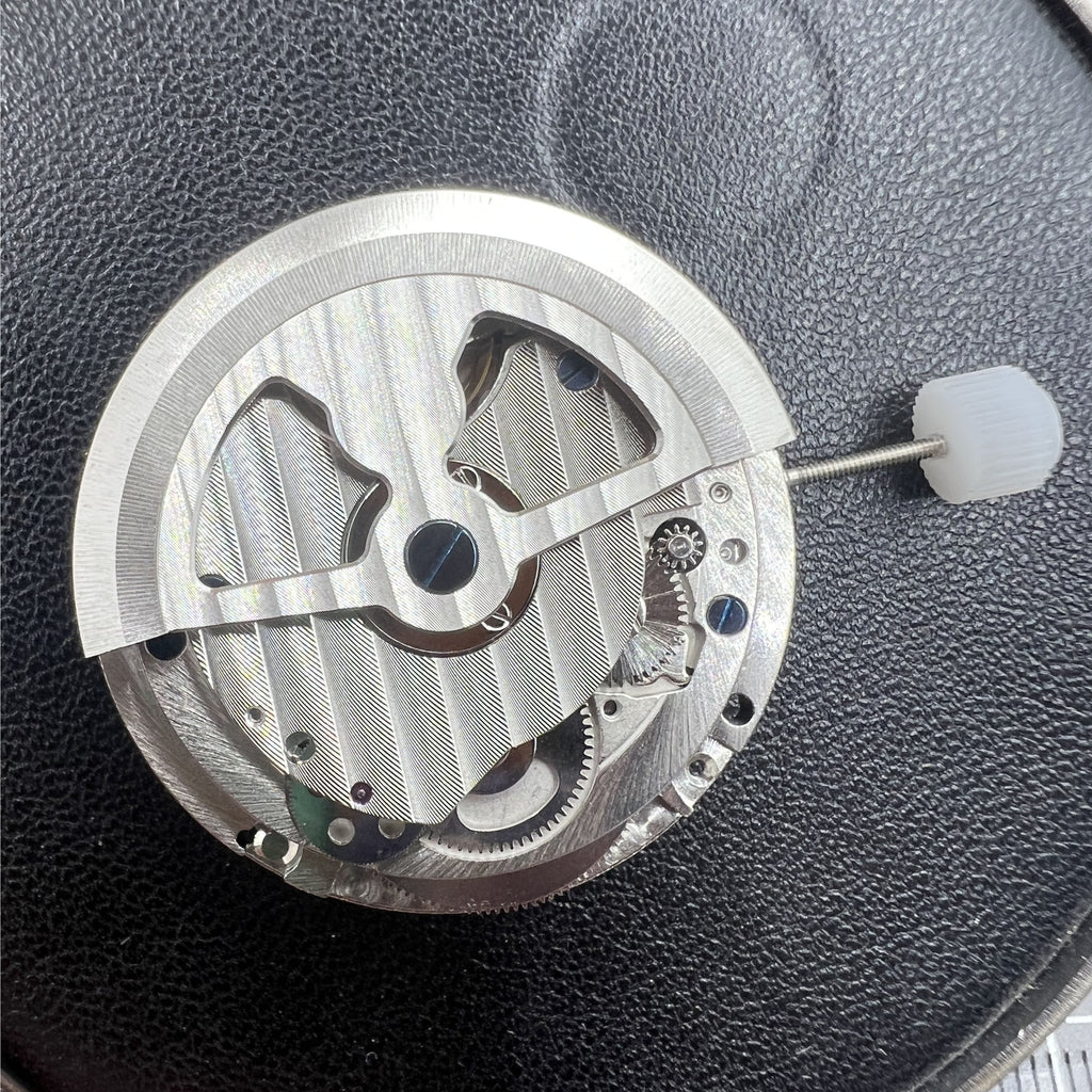 Hangzhou 8220A Automatic Mechanical Movement Small Second At 9