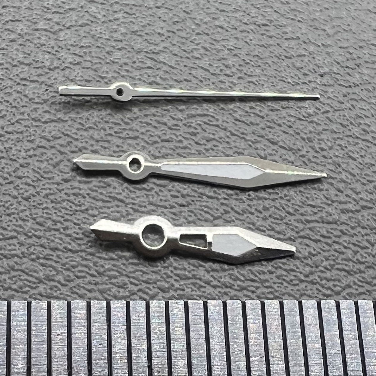 2 Sets/Pack Silver Trim Green Lume Arrow Shape Hands Set for Ronda 515 Movement
