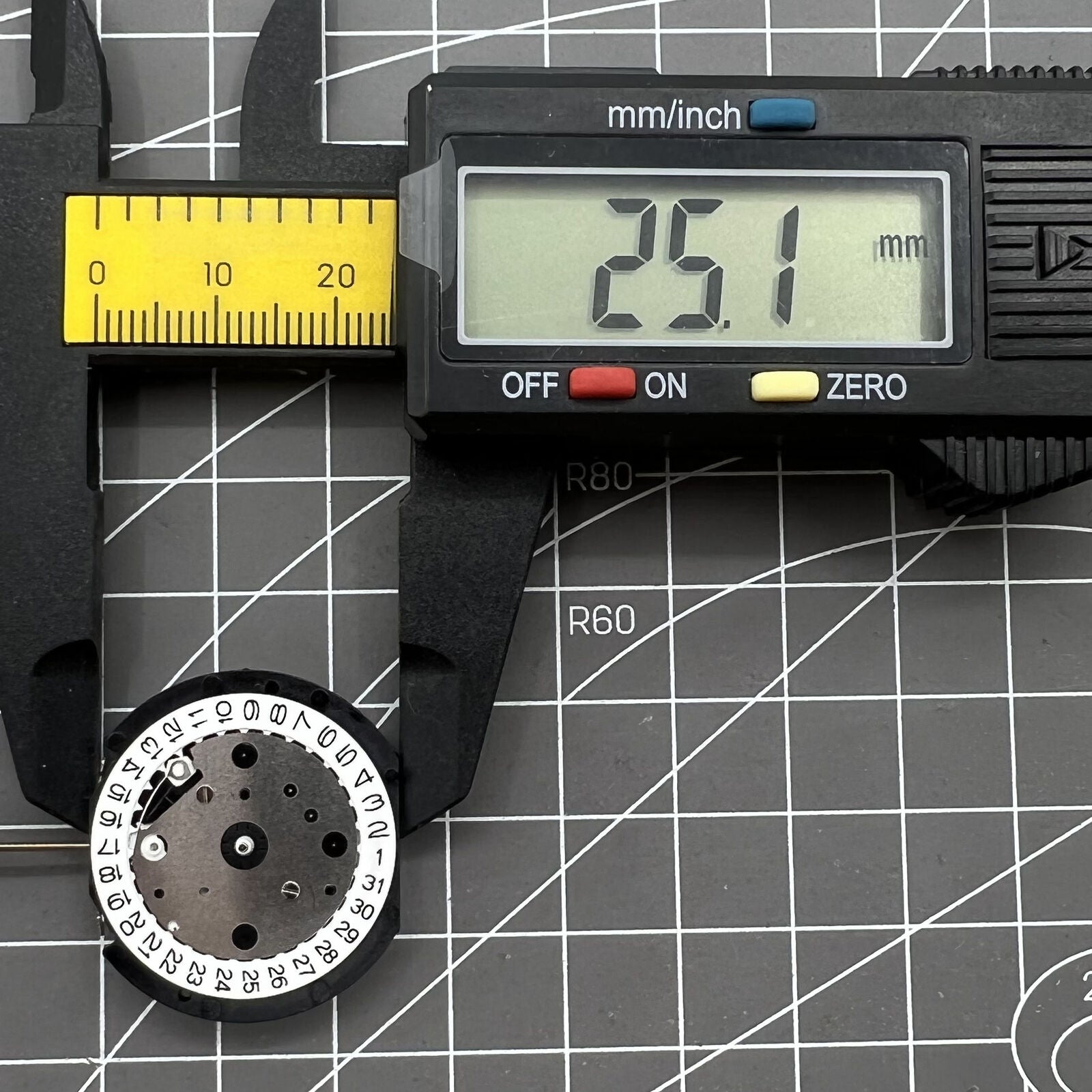 LD53 Date@3 Quartz Movement Small Second @3@6@9