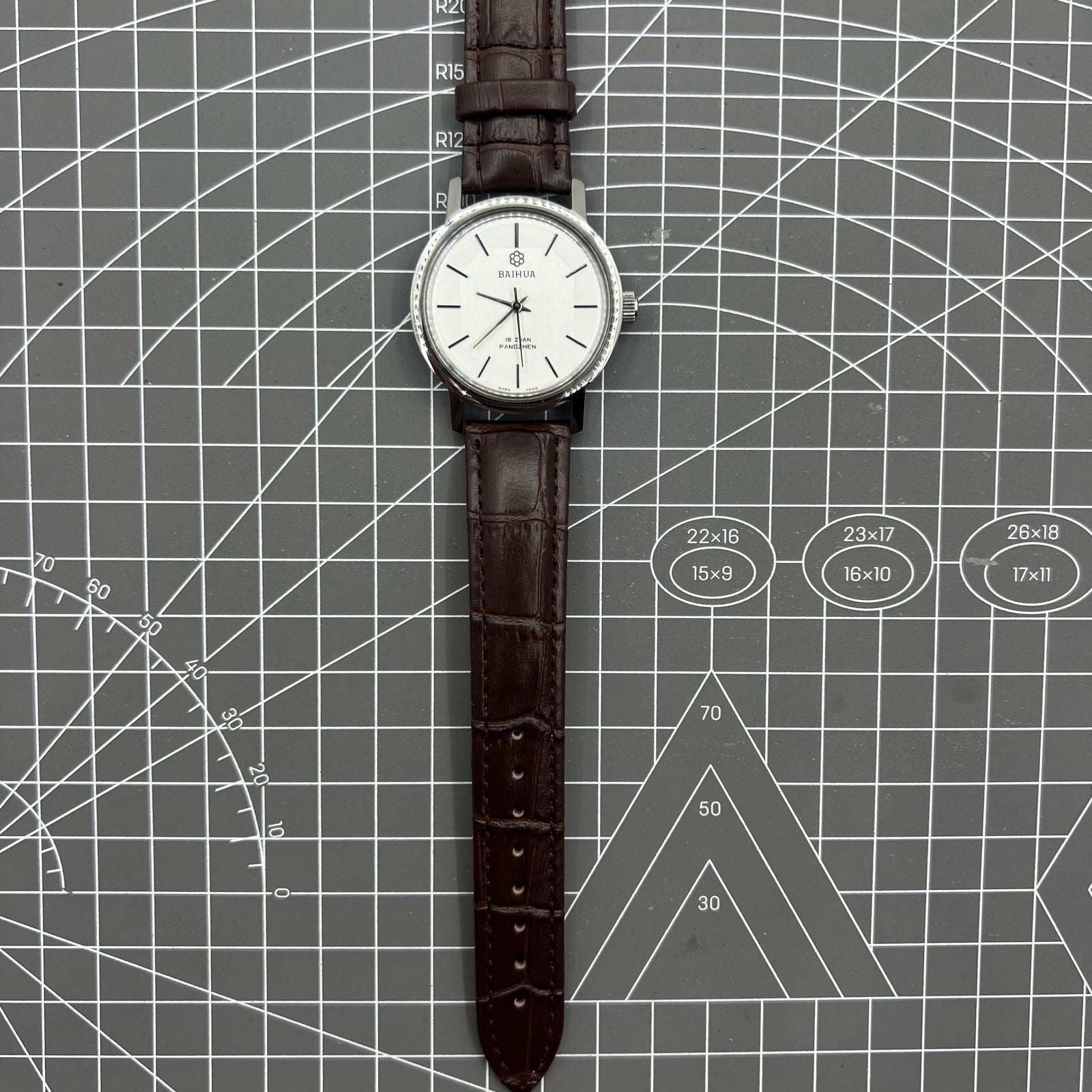 37mm China Baihua Manual Mechanical Watch 19 Jews Silver Dial Shock-Resistant