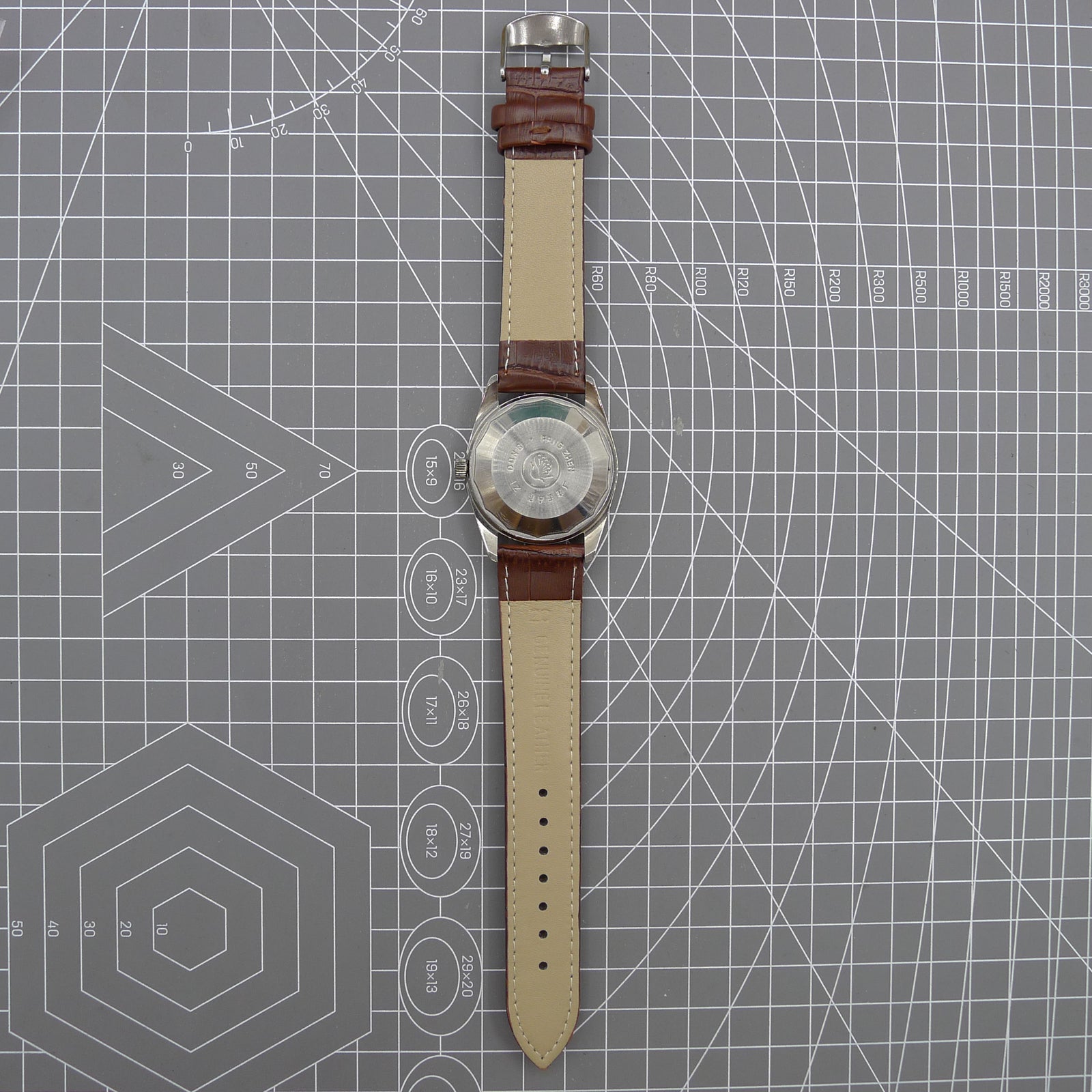 37mm Dandong Peacock Manual Mechanical Watch 33 Jews Golden Dial Single Calendar