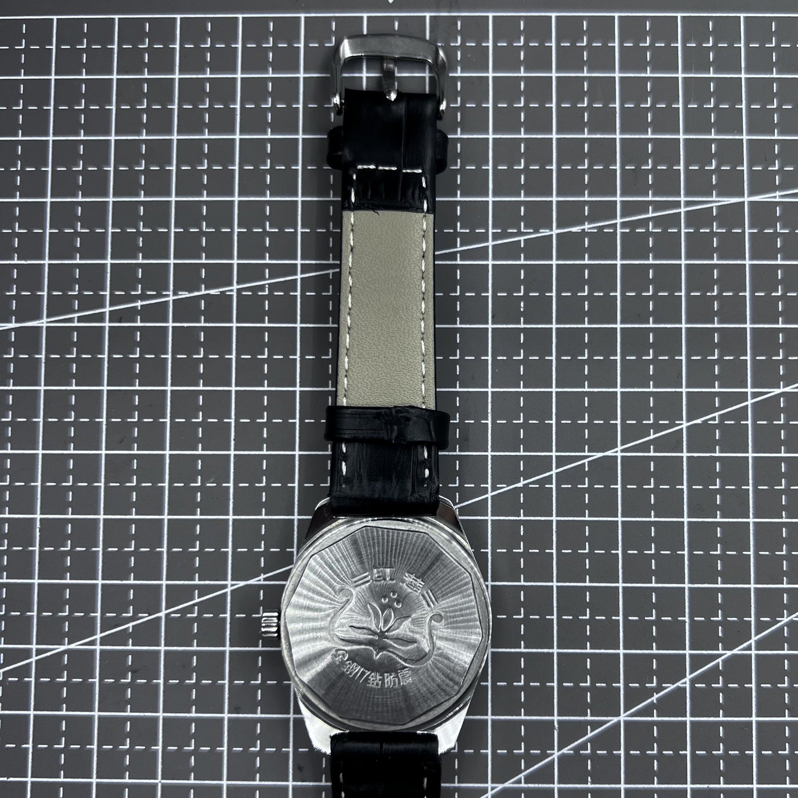 32mm Black Strap Taihang Manual Mechanical Watch 17 Jews Black Dial Golden Nail