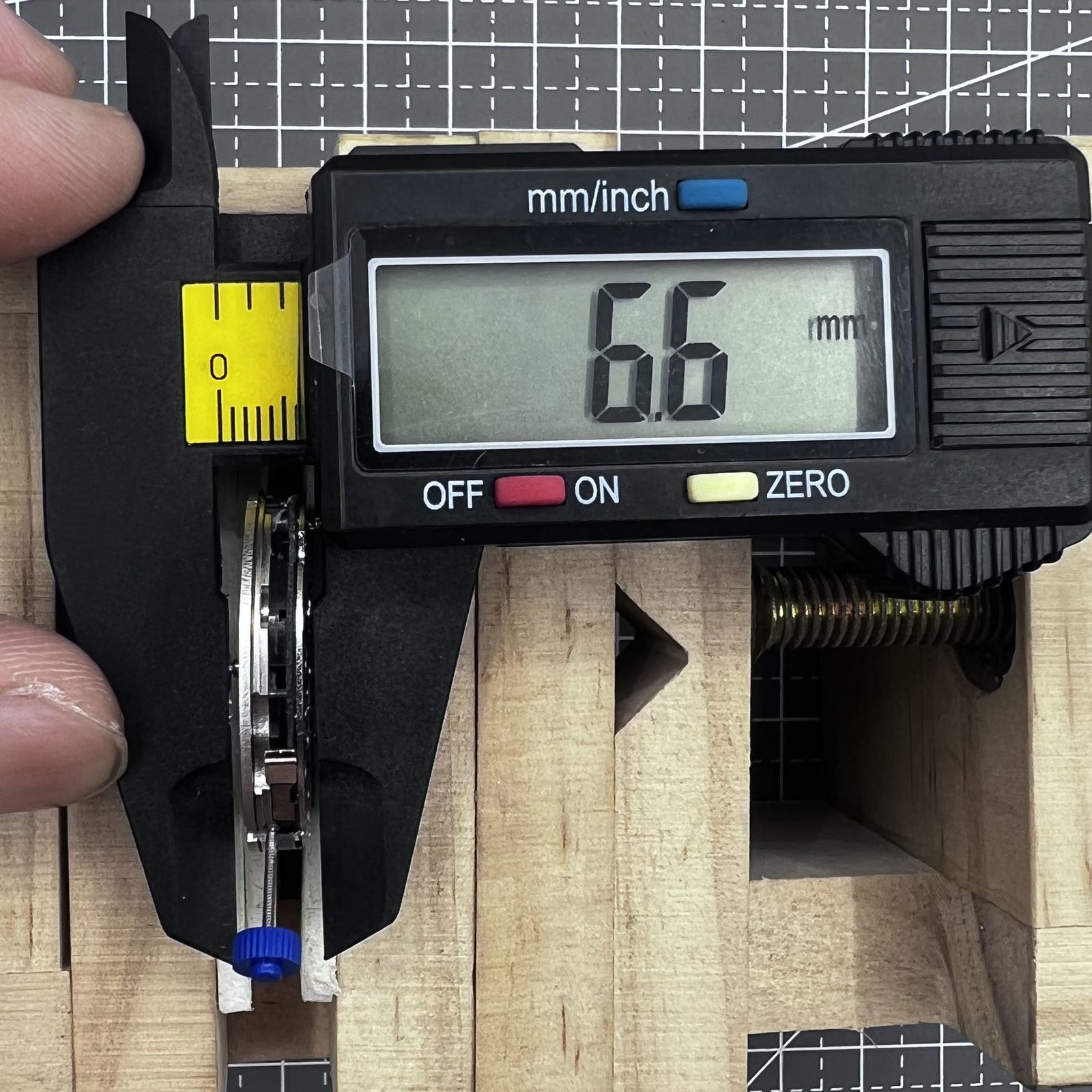 Swiss Ronda 4120B 4120.B Quartz Watch Movement
