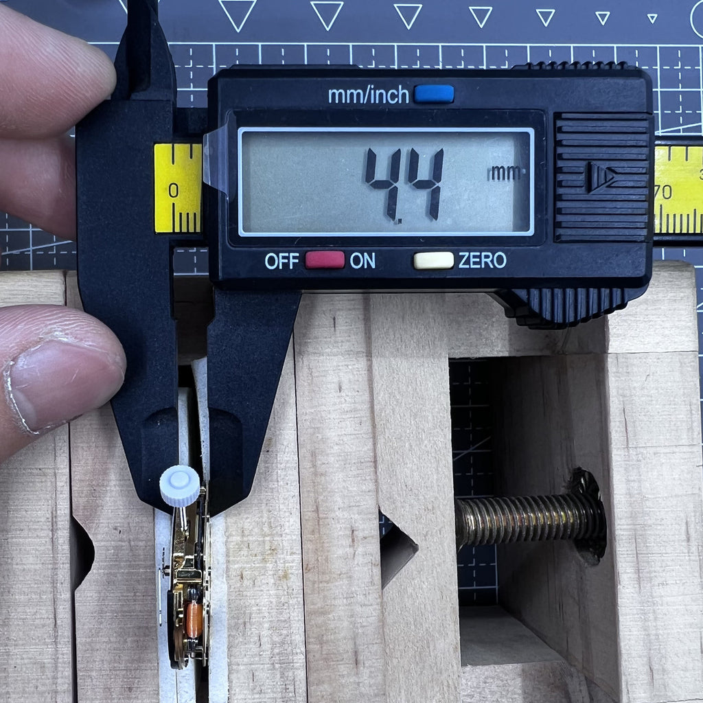 Swiss Ronda 3540D 3540.D Quartz Watch Movement Date At 3