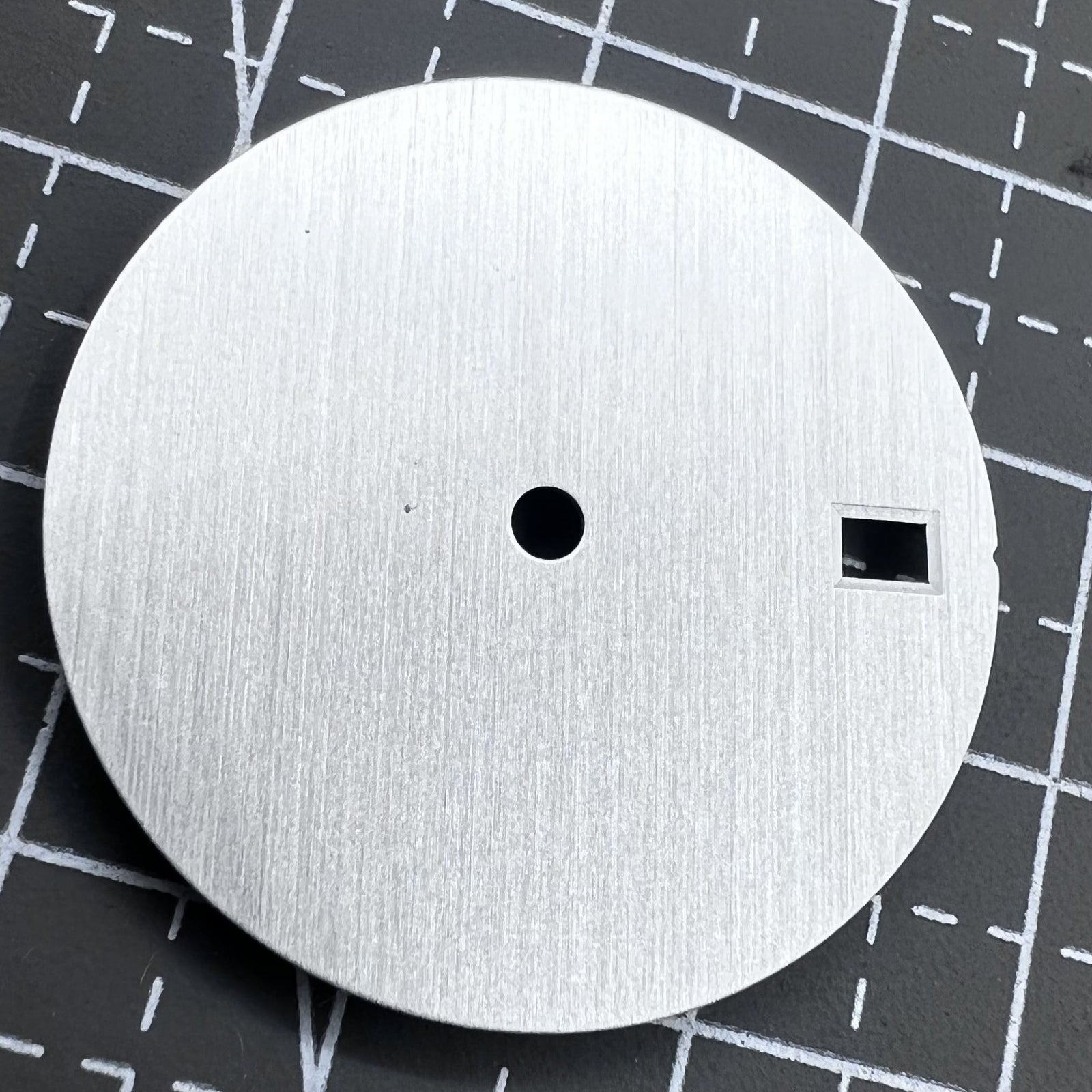 28.5mm Silvery White No Lume Single Calendar Watch Dial Fit for NH35/36 Movement