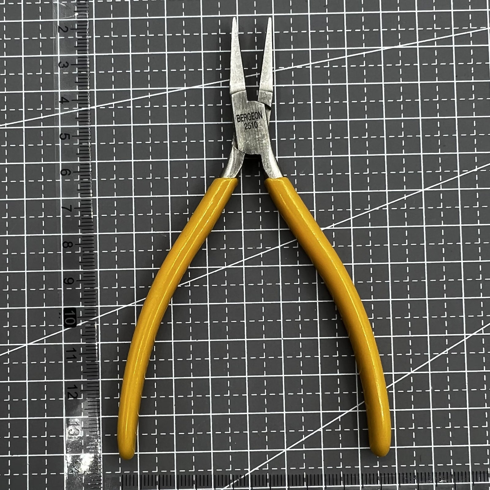 Swiss Bergeon 2510 Pliers Flat Nose Smooth Jaw
