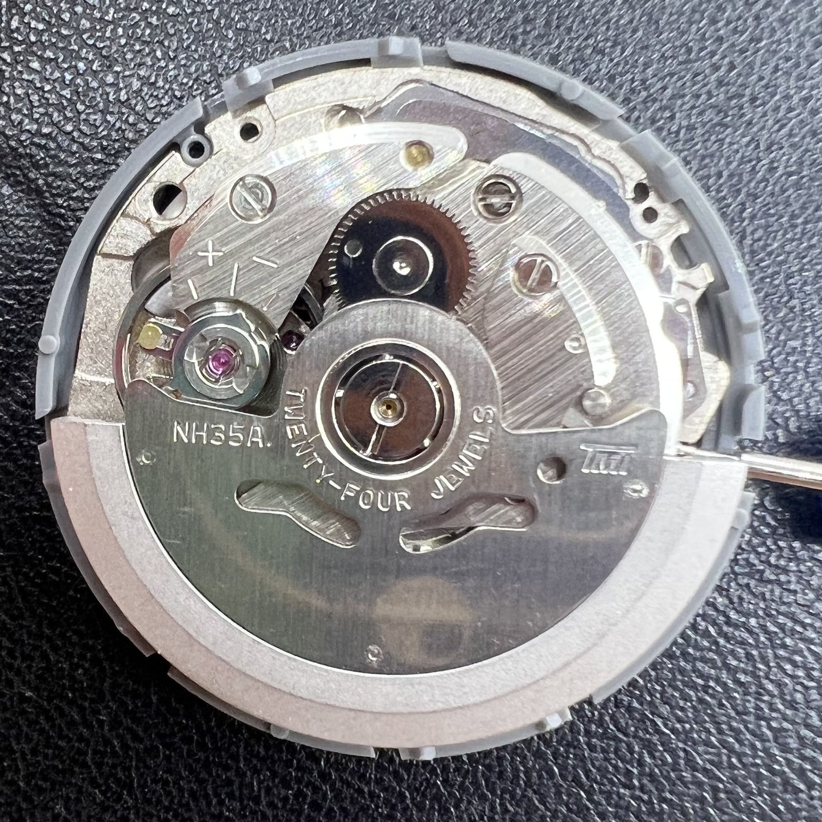 Seiko NH35 Automatic Mechanical Movement Vintage Orange Date Wheel 24 Jewels