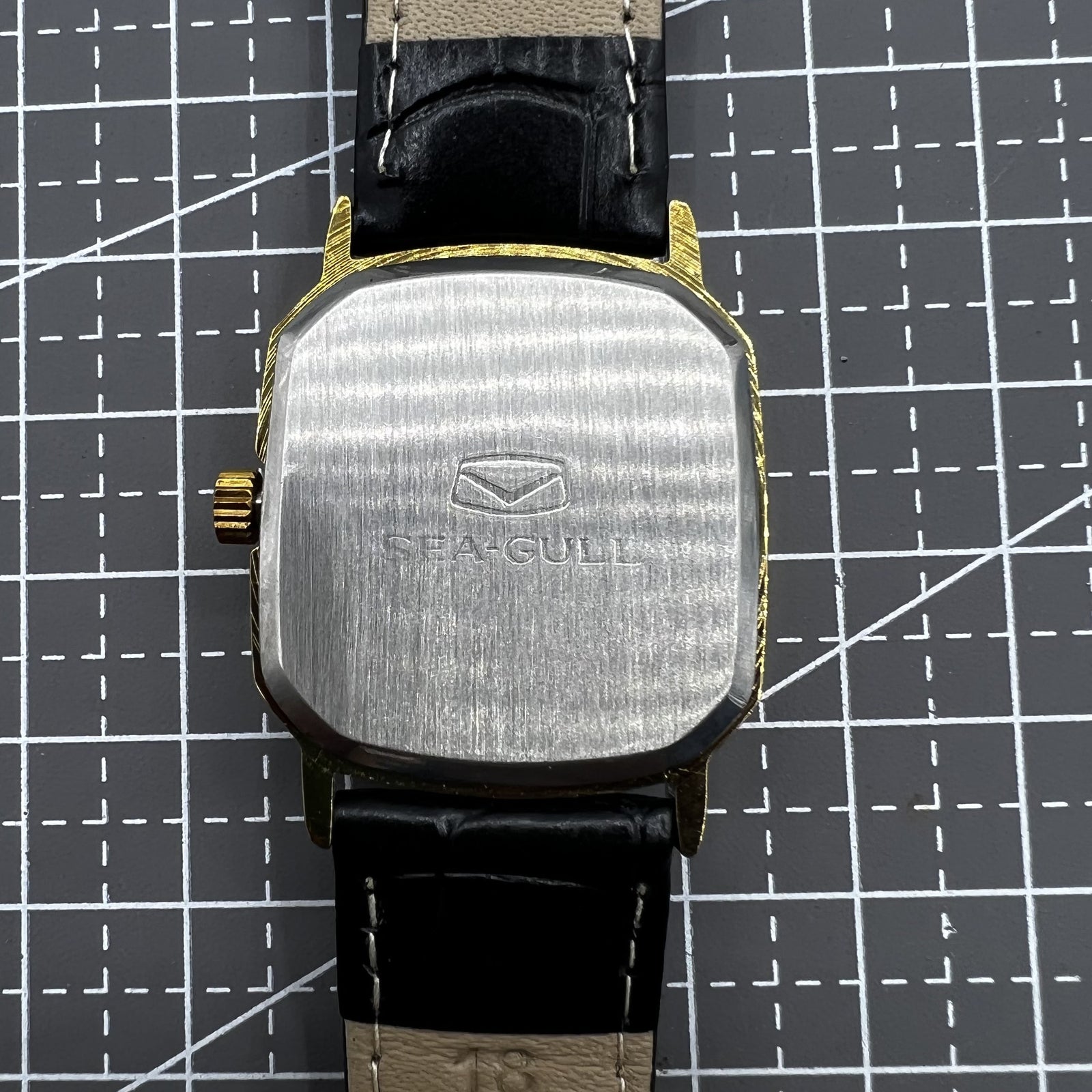 28mm Octagonal Golden Case Golden Dial Tianjin Seagull Manual Mechanical Watch