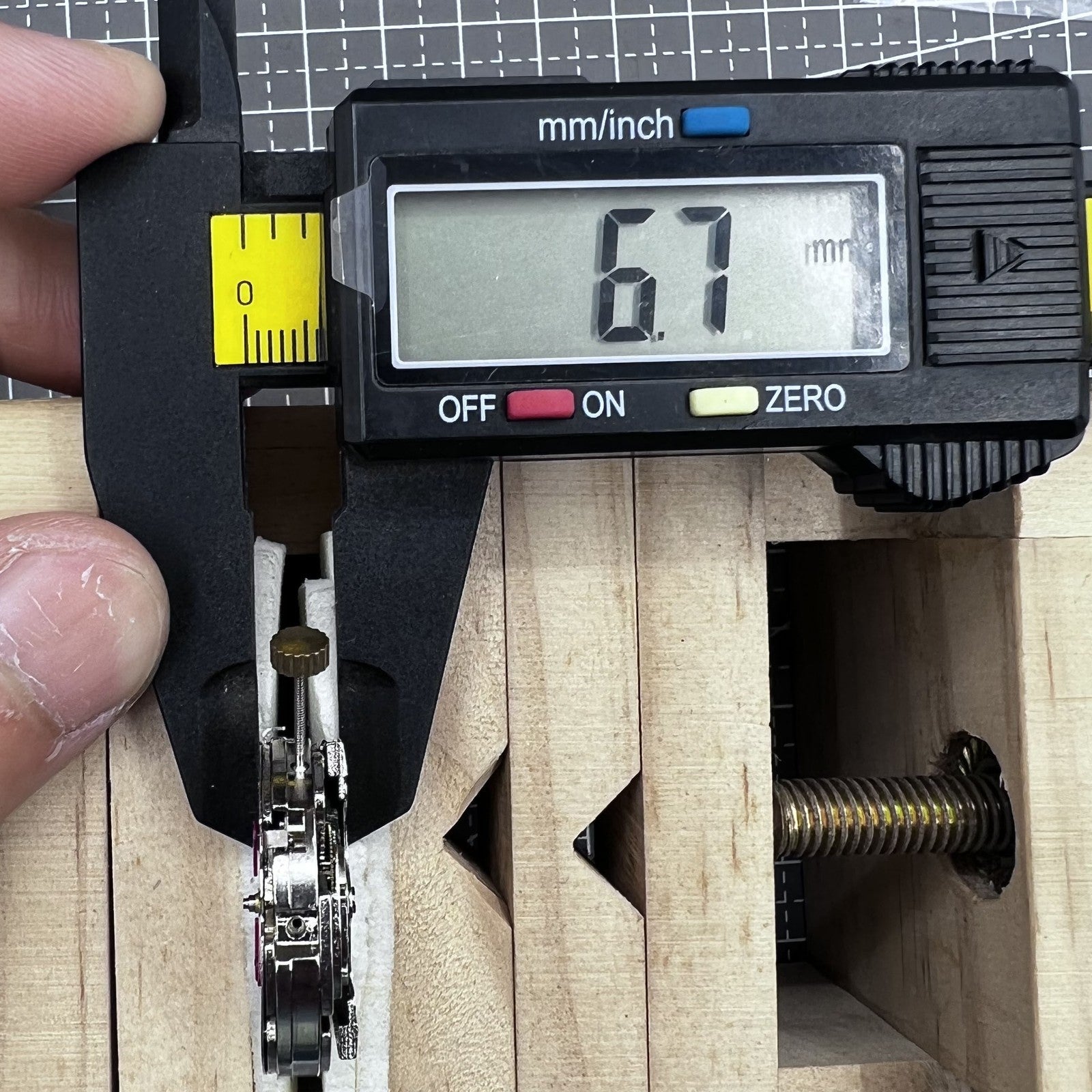 Dandong 7120 Automatic Mechanical Movement 3 Big Hands 6 Hands
