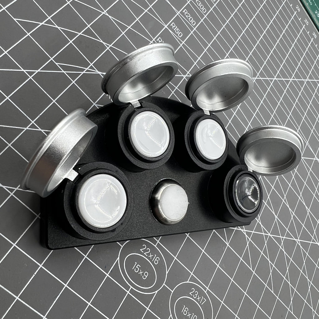 High Quality Die-Cast Alloy Oil Cups Stand with 4 Containers and Black Ceramic