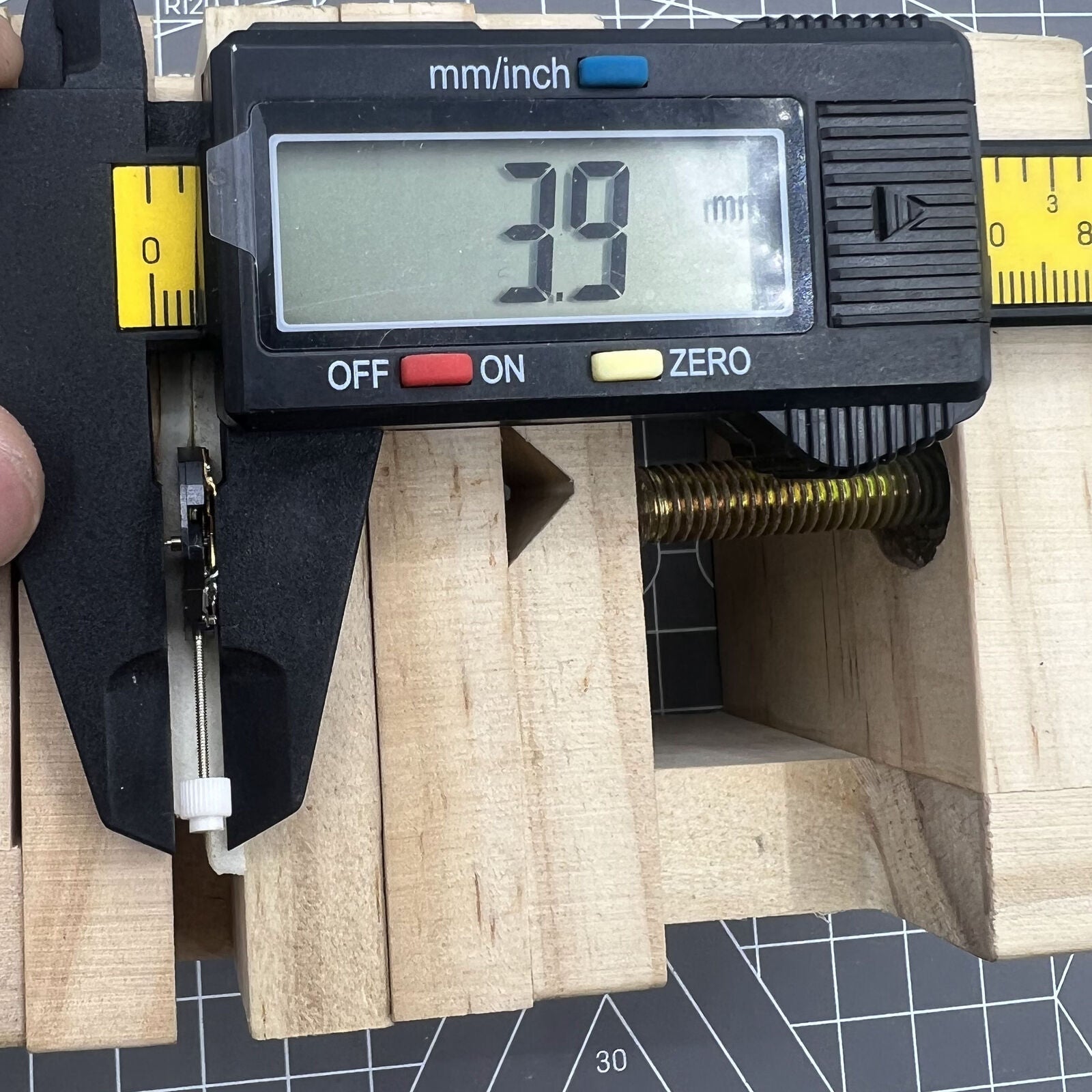 Swiss ISA 326 2 Hands Watch Quartz Movement